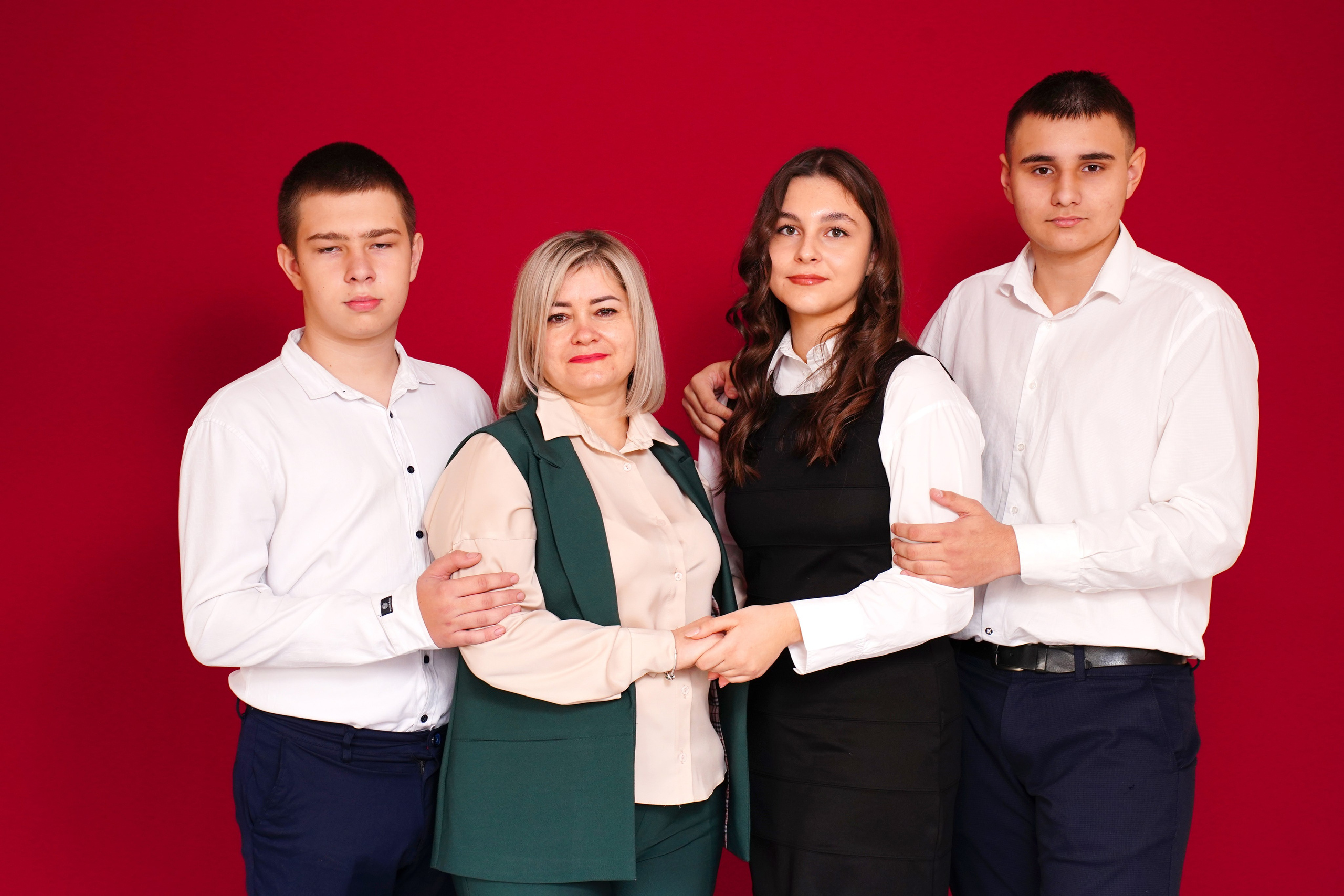 Мелкие группы / старшие классы. MEMENTO.Выпускные альбомы, школьные, юбилейные и другие книги. Ростов-на-Дону