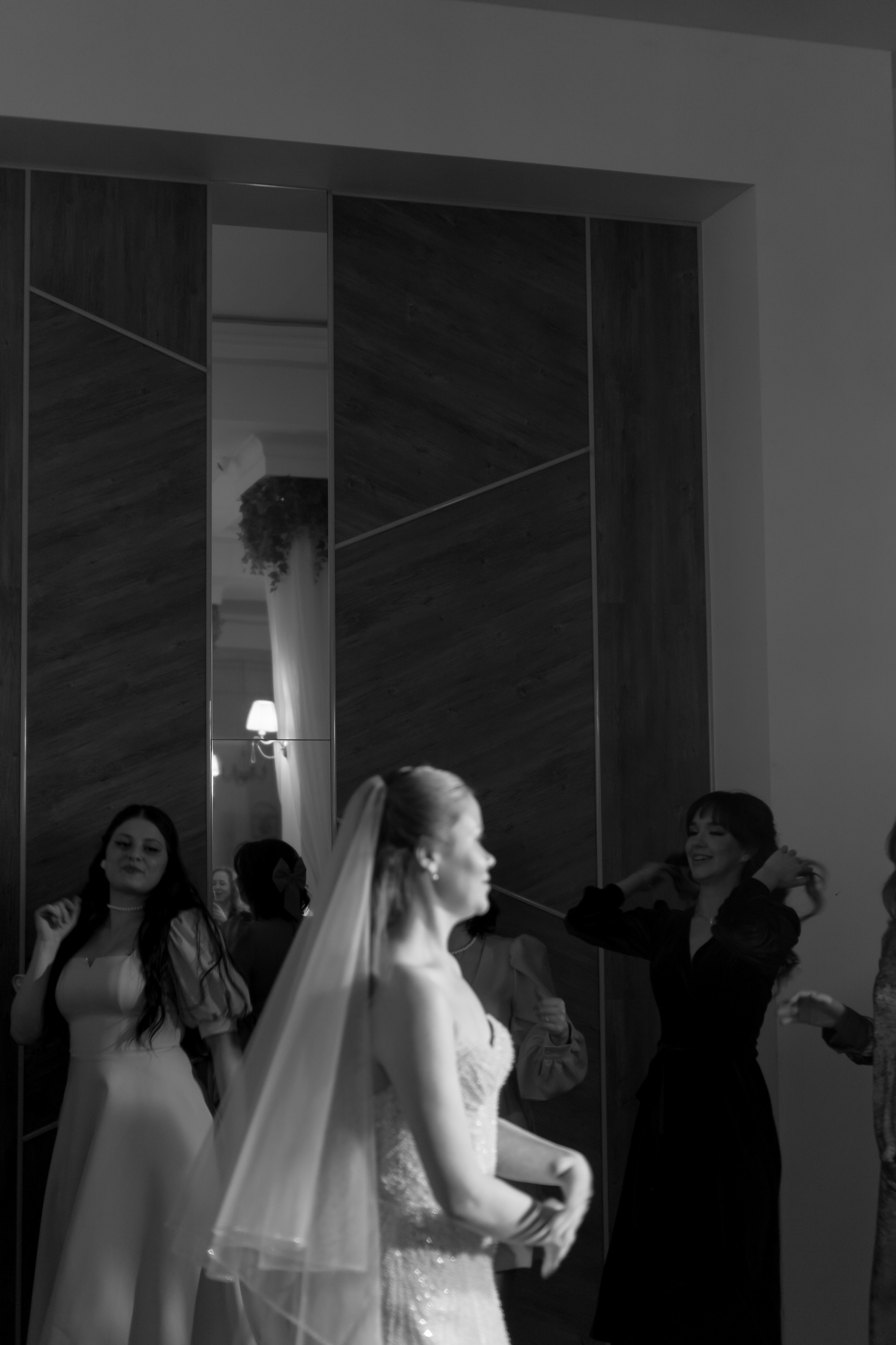 СВАДЕБНАЯ СЬЕМКА СБОРОВ В ОТЕЛЕ И ВЫЕЗД НА ЦЕРЕМОНИЮ (СНЯТО В СИБИРЕ В НИЖНЕВАРТОВСКЕ). Профессиональный фотограф, Санкт-Петербург — Виктория Богомолова