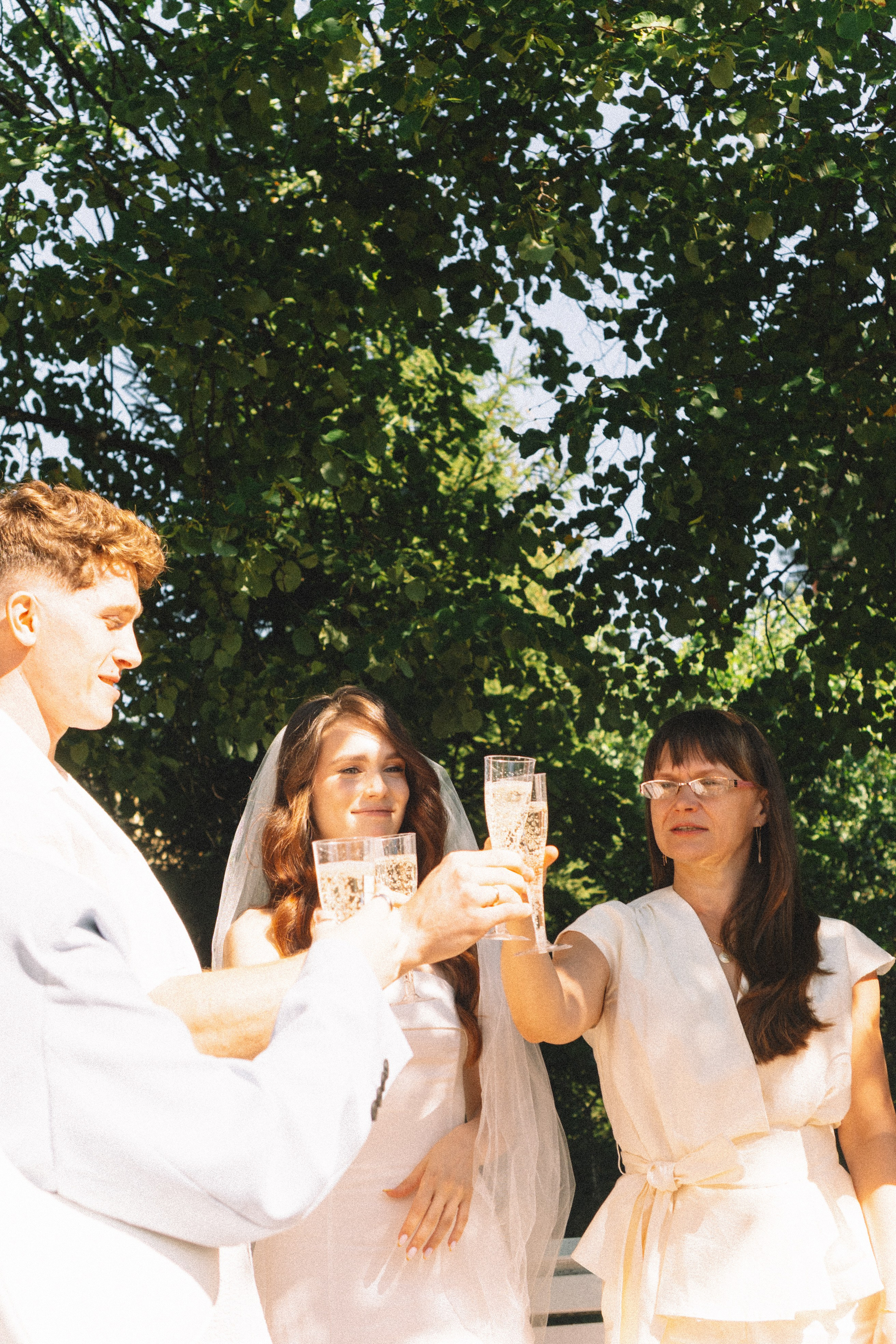 СВАДЕБНАЯ СЬЕМКА В ПЕТЕРГОФЕ И СЬЕМКА РЕПОРТАЖА В ЗАГСЕ ПЕТЕРГОФА. Профессиональный фотограф, Санкт-Петербург — Виктория Богомолова