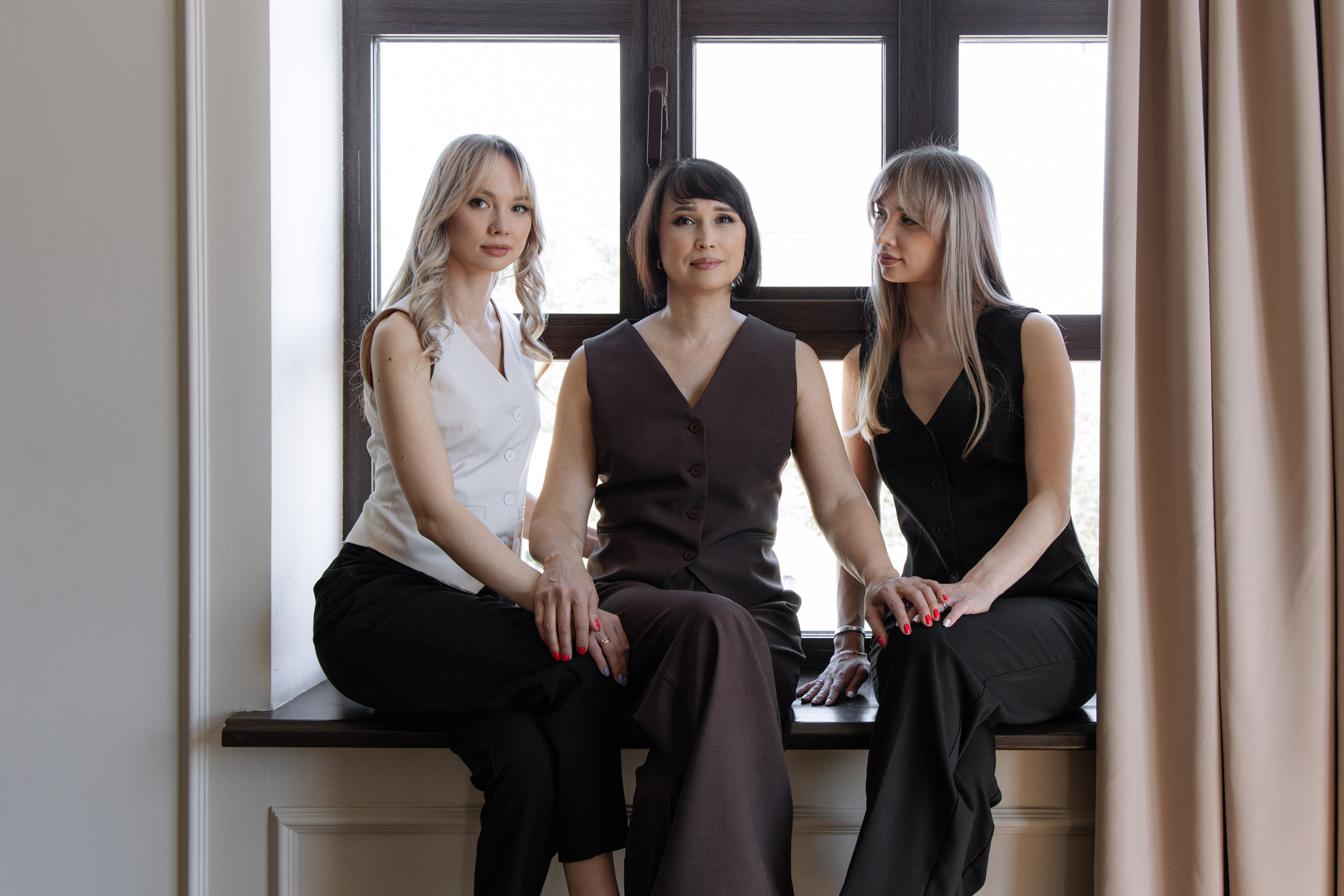 Мама и дочери. Aleksantis