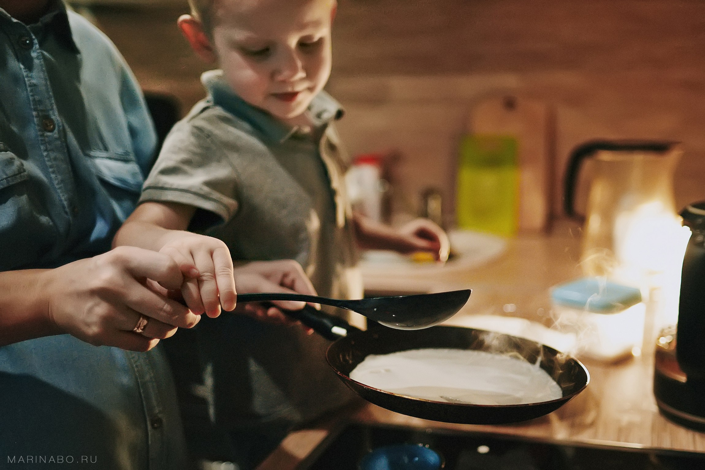 В гостях, новогодняя, домашняя фотосъемка в Санкт-Петербурге. Семейный Lifestyle фотограф в Санкт-Петербурге Марина Бокшицкая