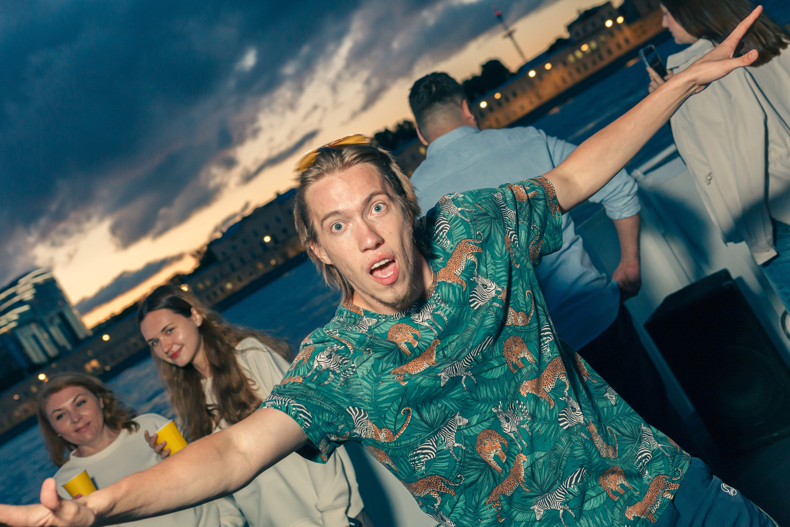 Ночь на Неве. Фотограф в Санкт — Петербурге Валерий Гаухман