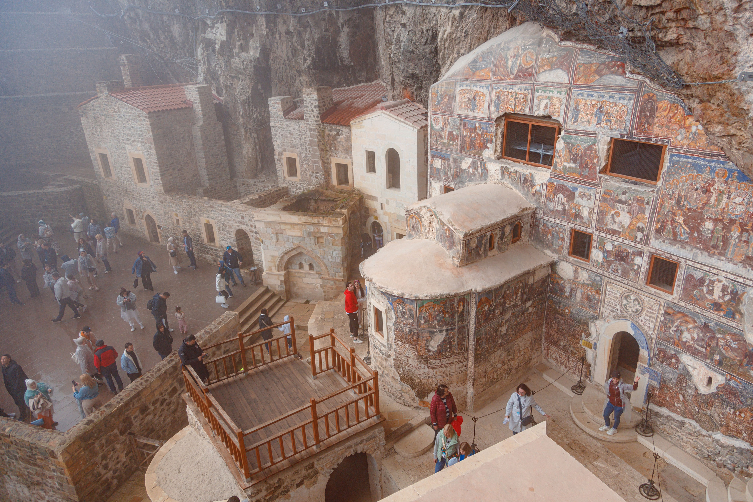 Трабзон — монастырь Сумела. Фото департамент круизного лайнера Астория Гранде