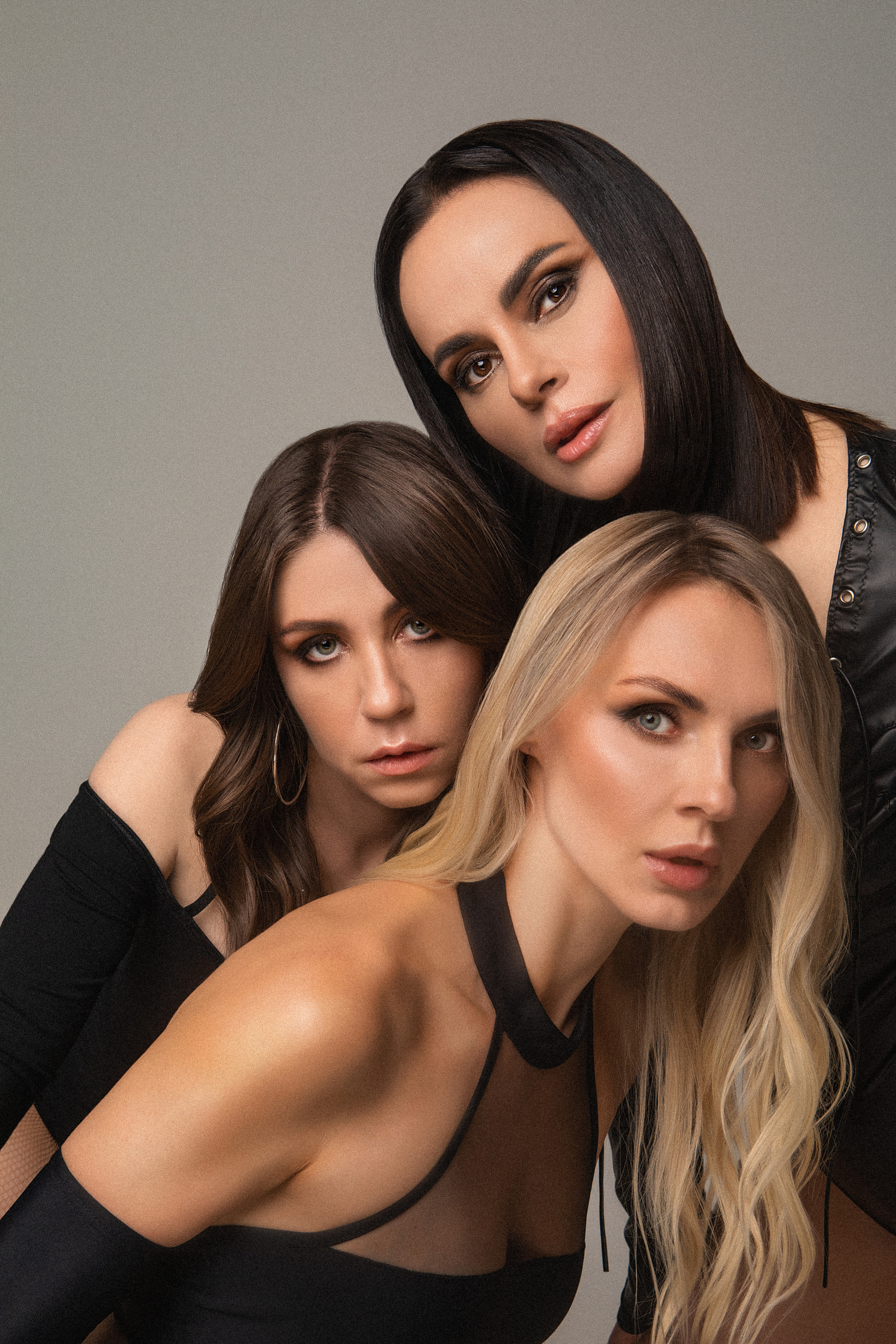 группа Стрелки обложка для нового трека "После шести" портретные фотосессии  портреты женские Life Portrait фотосессия на природе фотосессия для экспертов новогоднее фотосессии семейные фотосессии фото контент  love store Fashion Анна Лебедева Фотограф детский семейная съемка женский портрет студийная съемка фотоконтент артисты певица