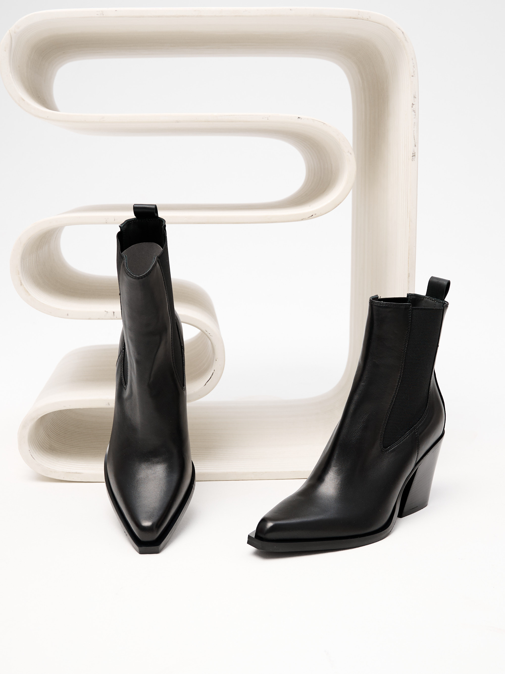 Каталог для Бренда Not Only Black. Fashion фотограф в Москве Ксения Чупрунова