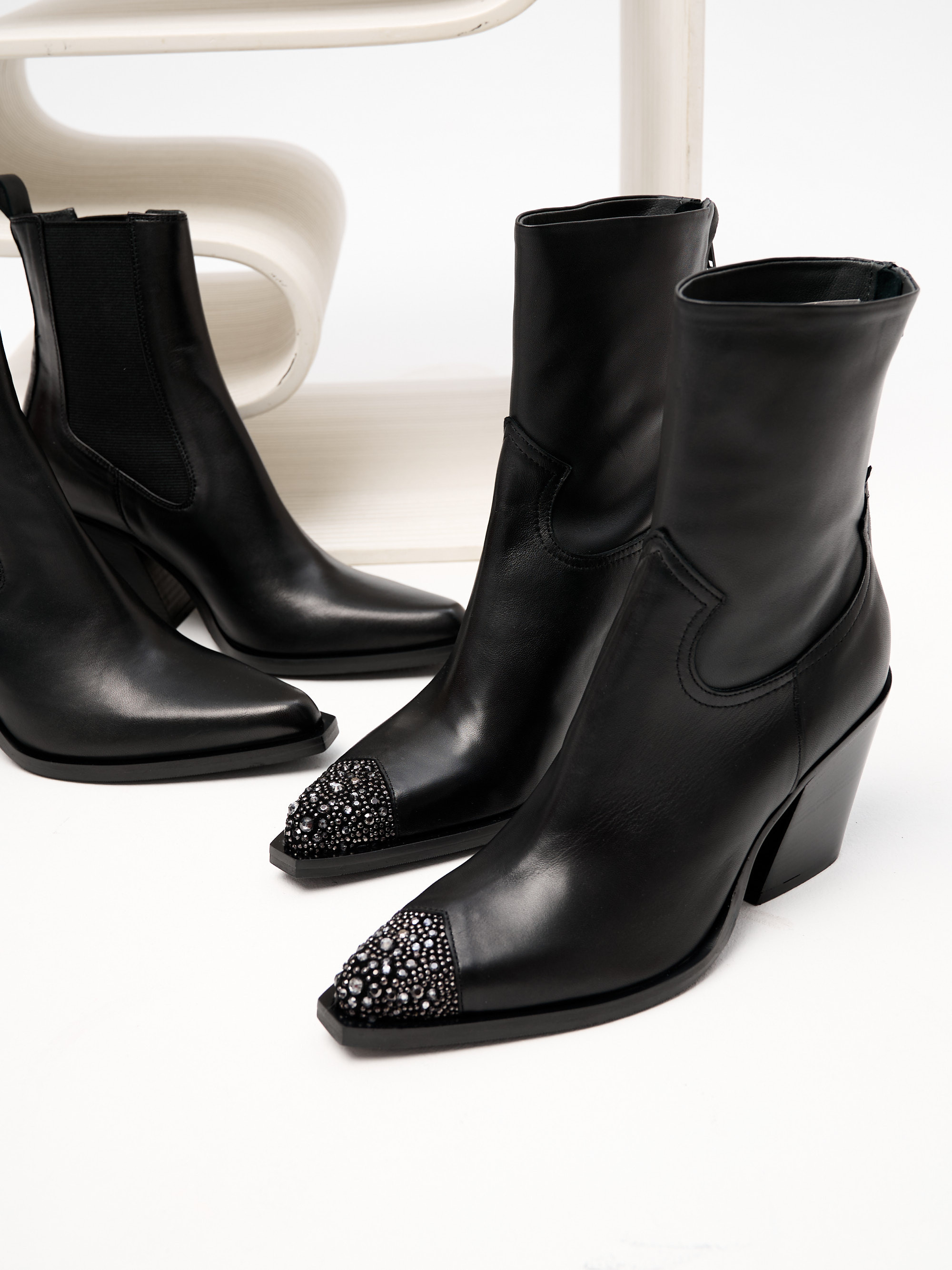 Каталог для Бренда Not Only Black. Fashion фотограф в Москве Ксения Чупрунова