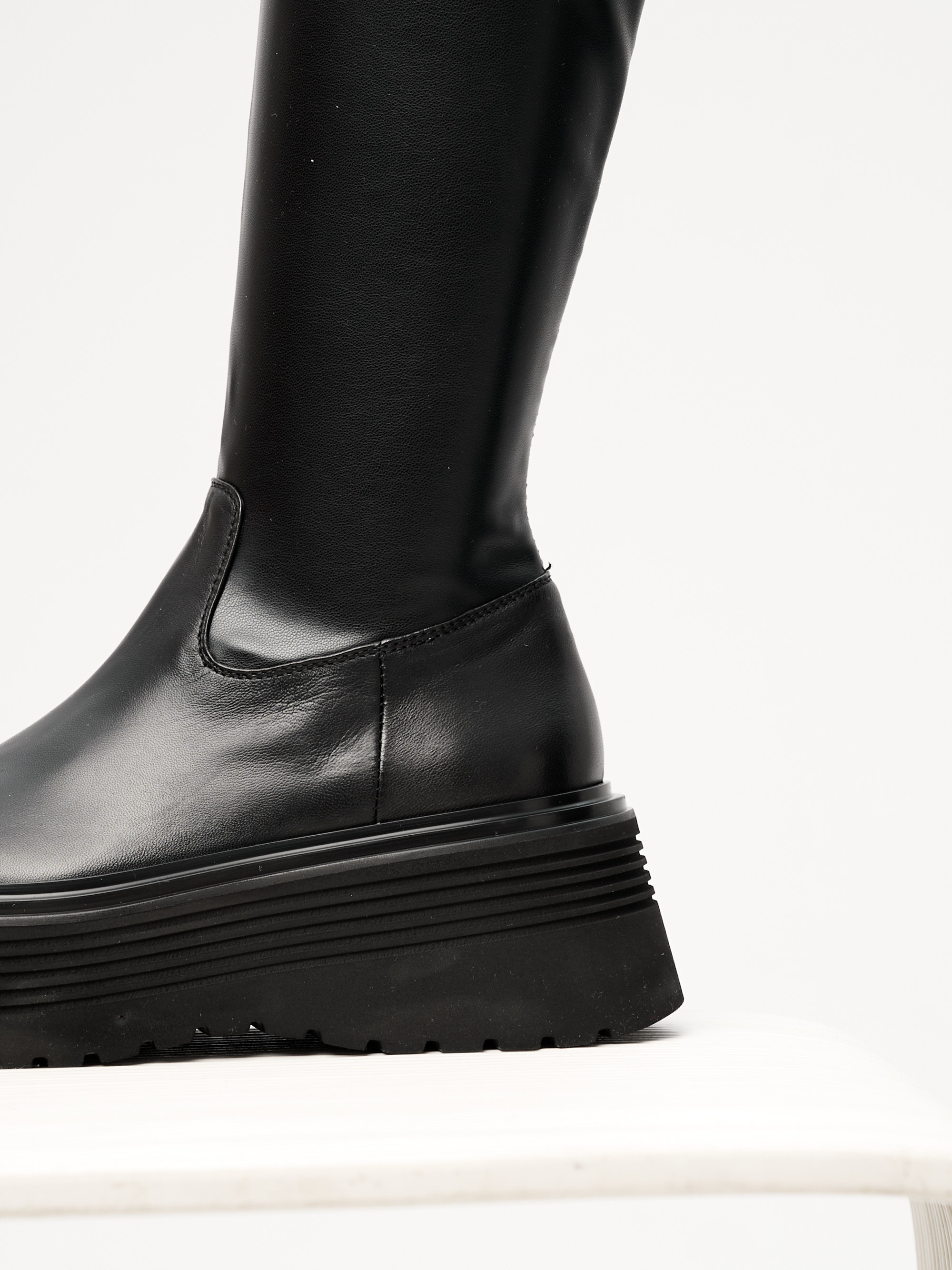 Каталог для Бренда Not Only Black. Fashion фотограф в Москве Ксения Чупрунова