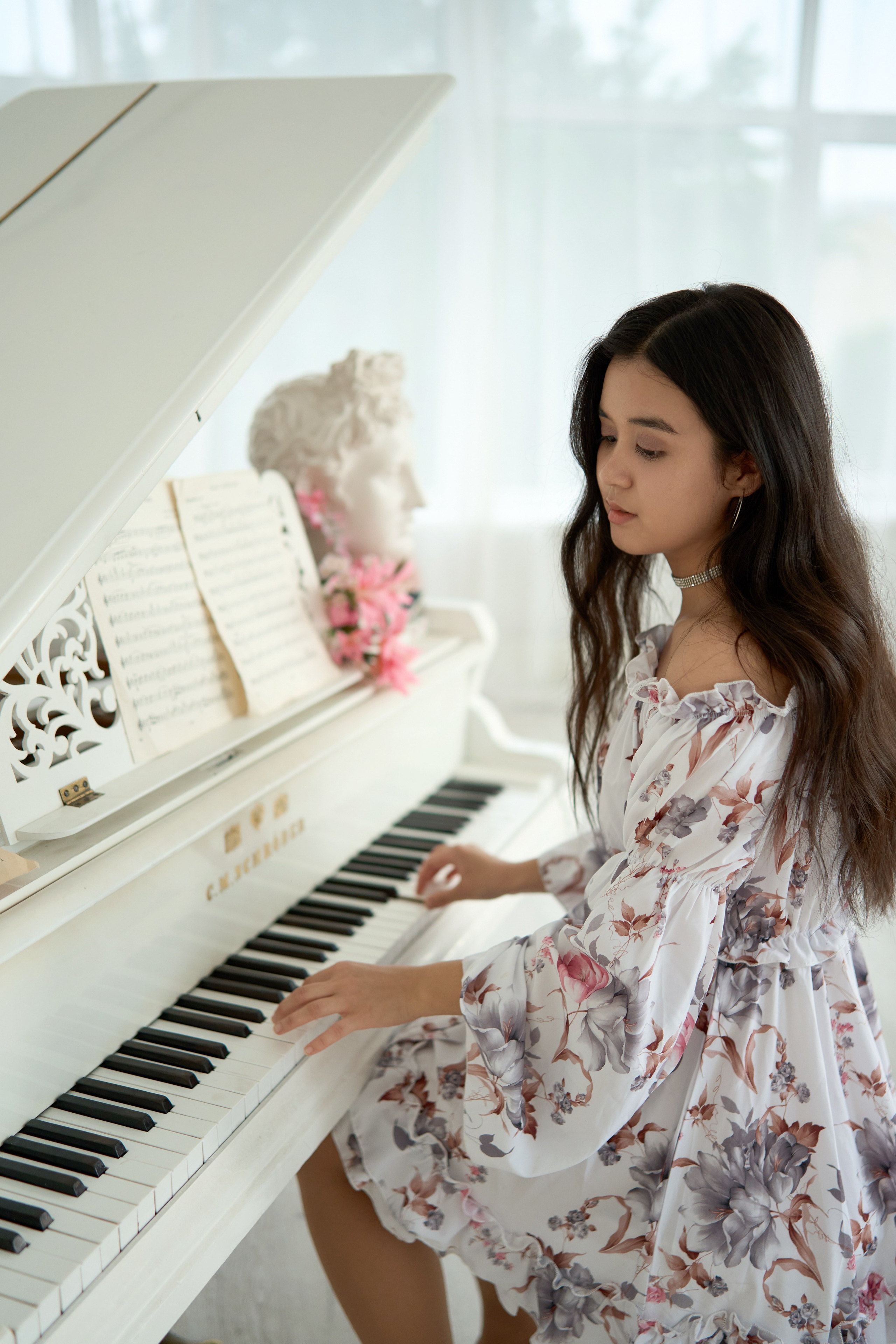 Нургиза. Hmliber — фотограф и контент-креатор из Петербурга