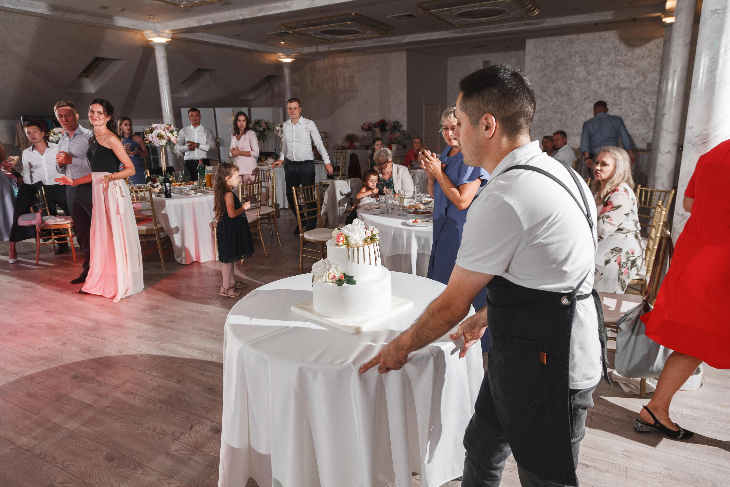 поиск фотографа на свадьбу, свадебная серия, свадебная фотосессия, свадебный фотограф Гладков Дмитрий, свадебный фотограф Москва, свадьба москва, стоимость свадебного фотографа, фотог, фотограф на свадьбу, фотограф одинцово, фотограф стоимость, фотограя свадьба Москва, свадебное платье, свадебный банкет, банкет свадьба, банкет москва, свадебное фото, фото со свадьбы, платье невесты, невеста фото, прогулка на свадьбе, сборы невесты, свадебные сборы, советы невесте, фото из ЗАГСа, ЗАГС фото, Голицын клуб, Голицыно, свадьба Голицын, свадьба в будний день, регистрация свадьбы, свадебный салон, свадебные туфли, туфли невесты, ЗАГС, стоимость фотографа, поиск фотографа, фотограф стоимость, свадебный день, фотосессия свадьба.