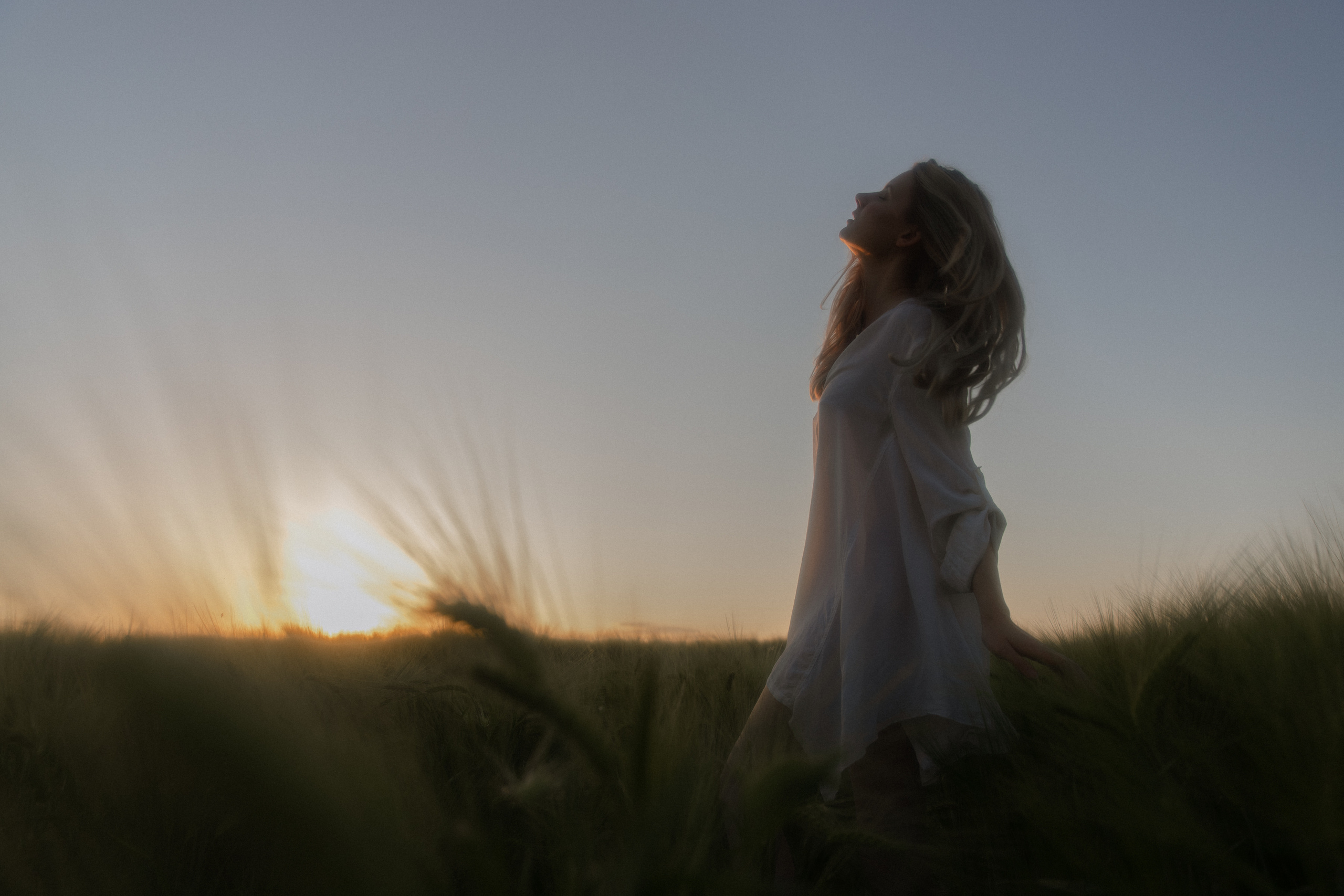 Женственная фотосессия на закате. Кира. Фотограф в Москве Екатерина Черненко