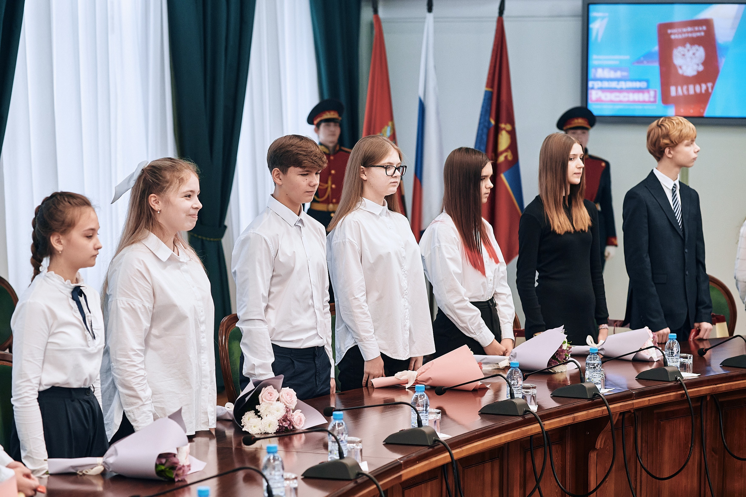 Получение паспорта. Мэрия г. Красноярск. Семейный и репортажной фотограф в Красноярске и Москве Виктор Бабинцев