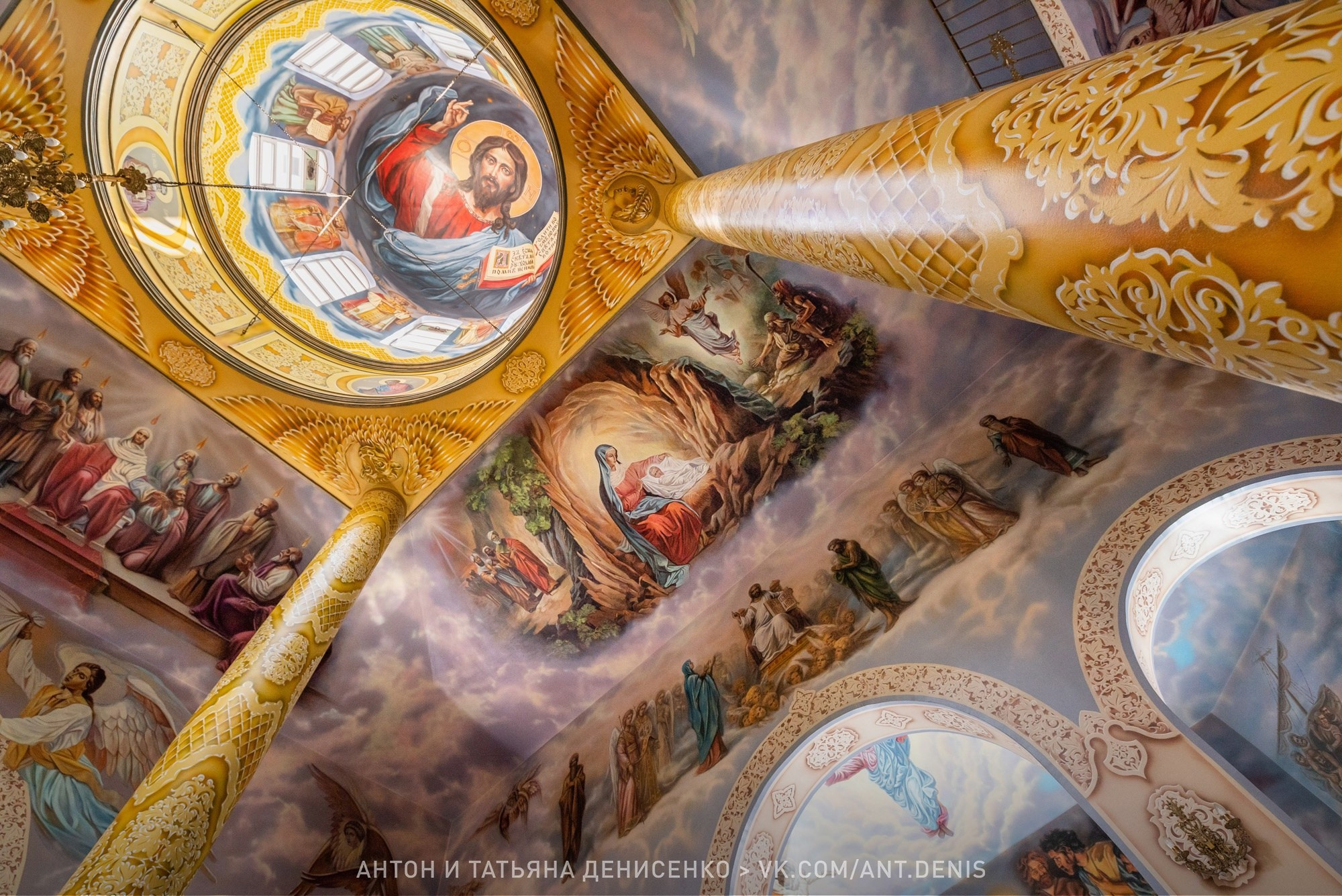 ГЛАВНАЯ / ПОРТФОЛИО. Антон и Татьяна Денисенко — В храме