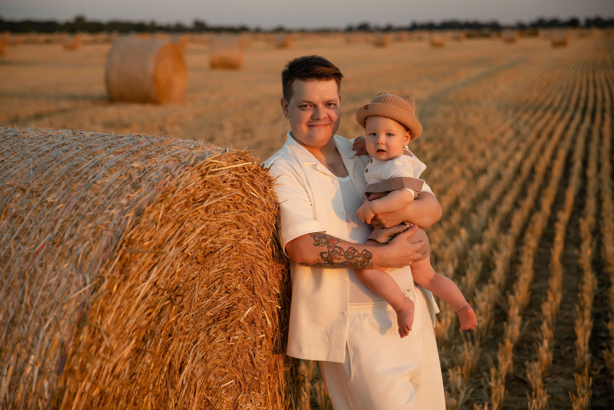 Поле. Лето. Тёплый ветерок. Семейный и свадебный фотограф в Краснодаре. Кристина Ендальцева
