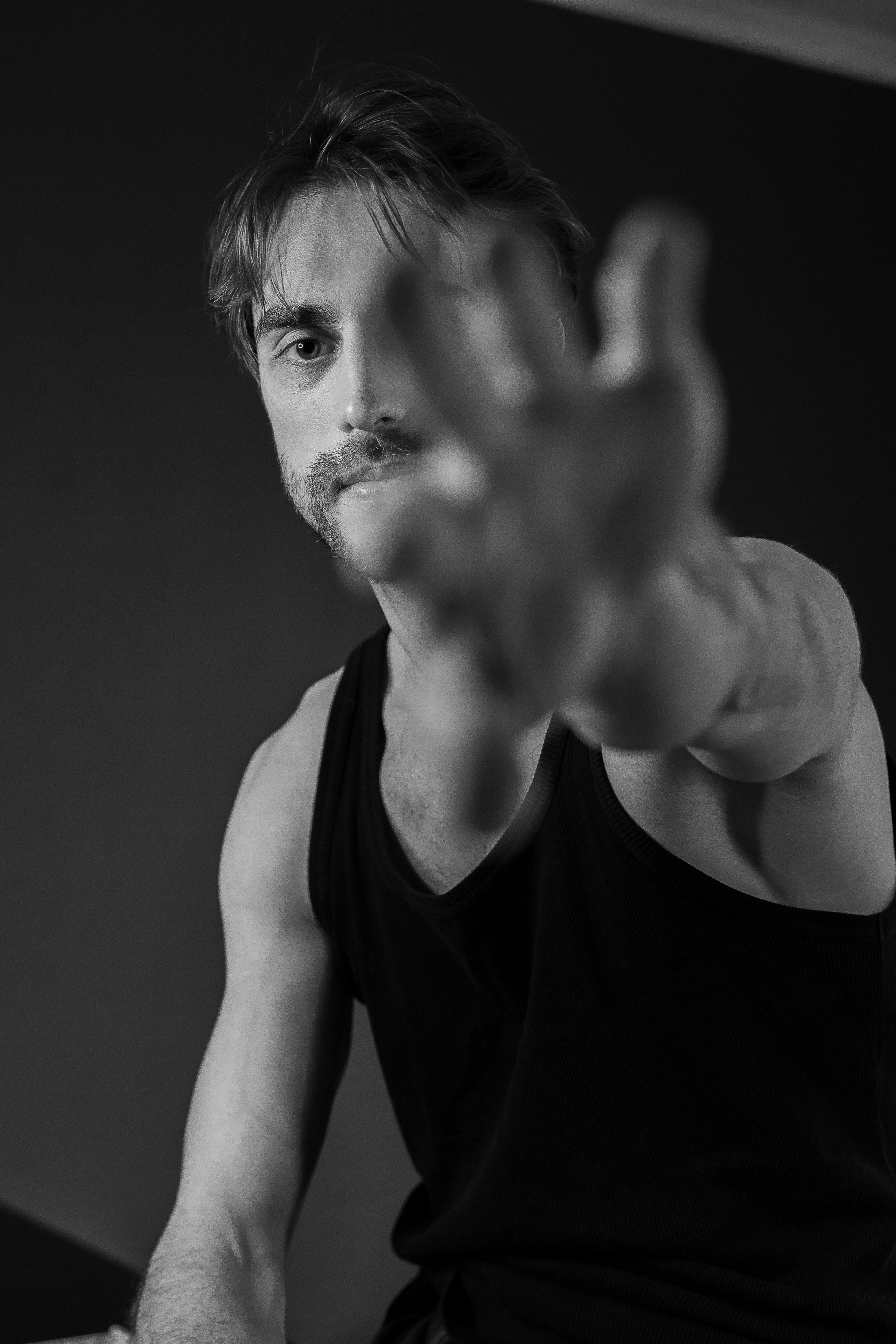 Егор Медведев. актер. Психолог с фотоаппаратом Зимина Оксана