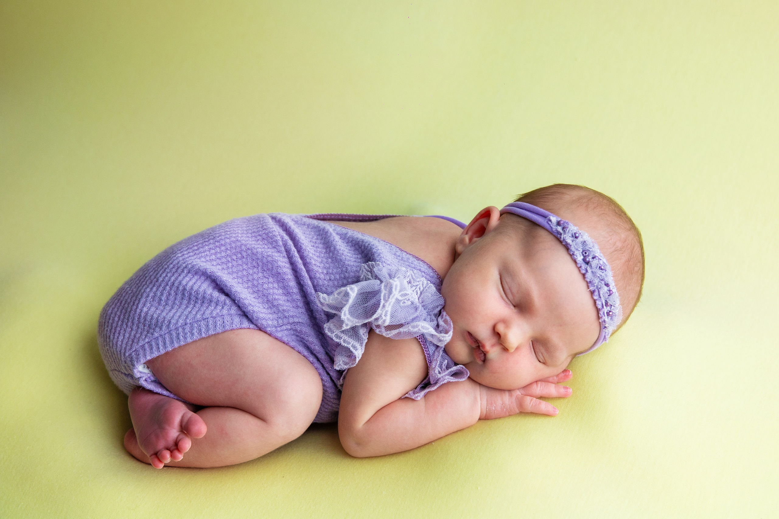 Профессиональная фотосессия новорожденного. Фотограф новорожденных Жуковский Раменское