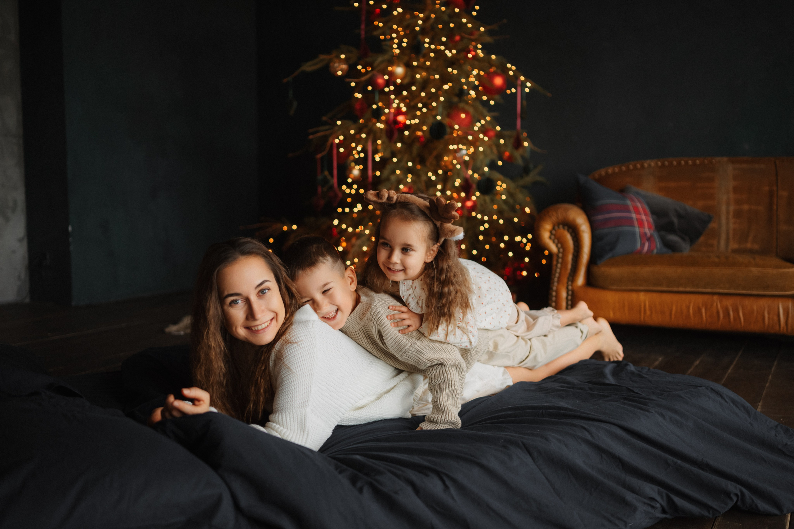 Лада, Алиса, Андрей и Фифи. Дьяконова Валерия семейный и детский фотограф в Санкт-Петербурге