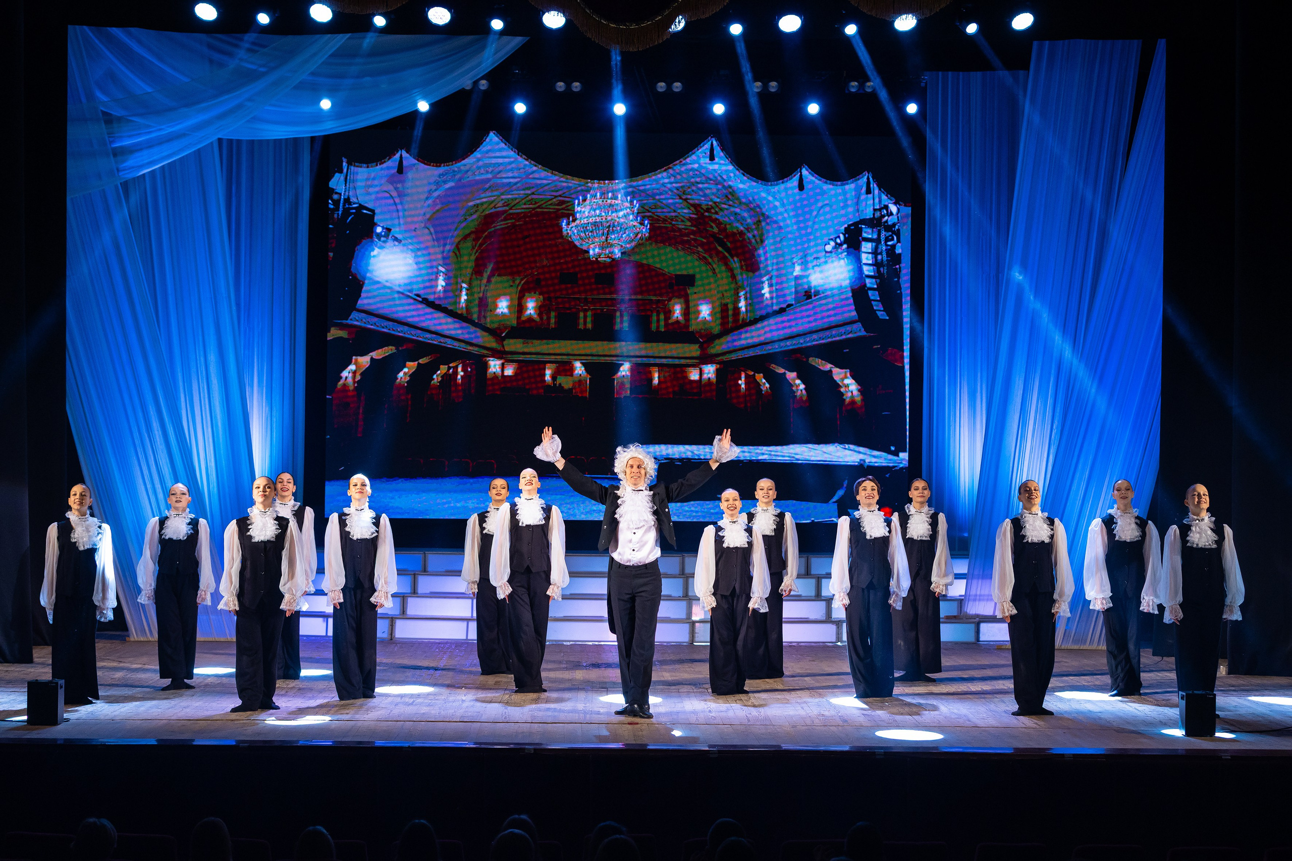 Юбилей первой школы города Рыбинска. Главная