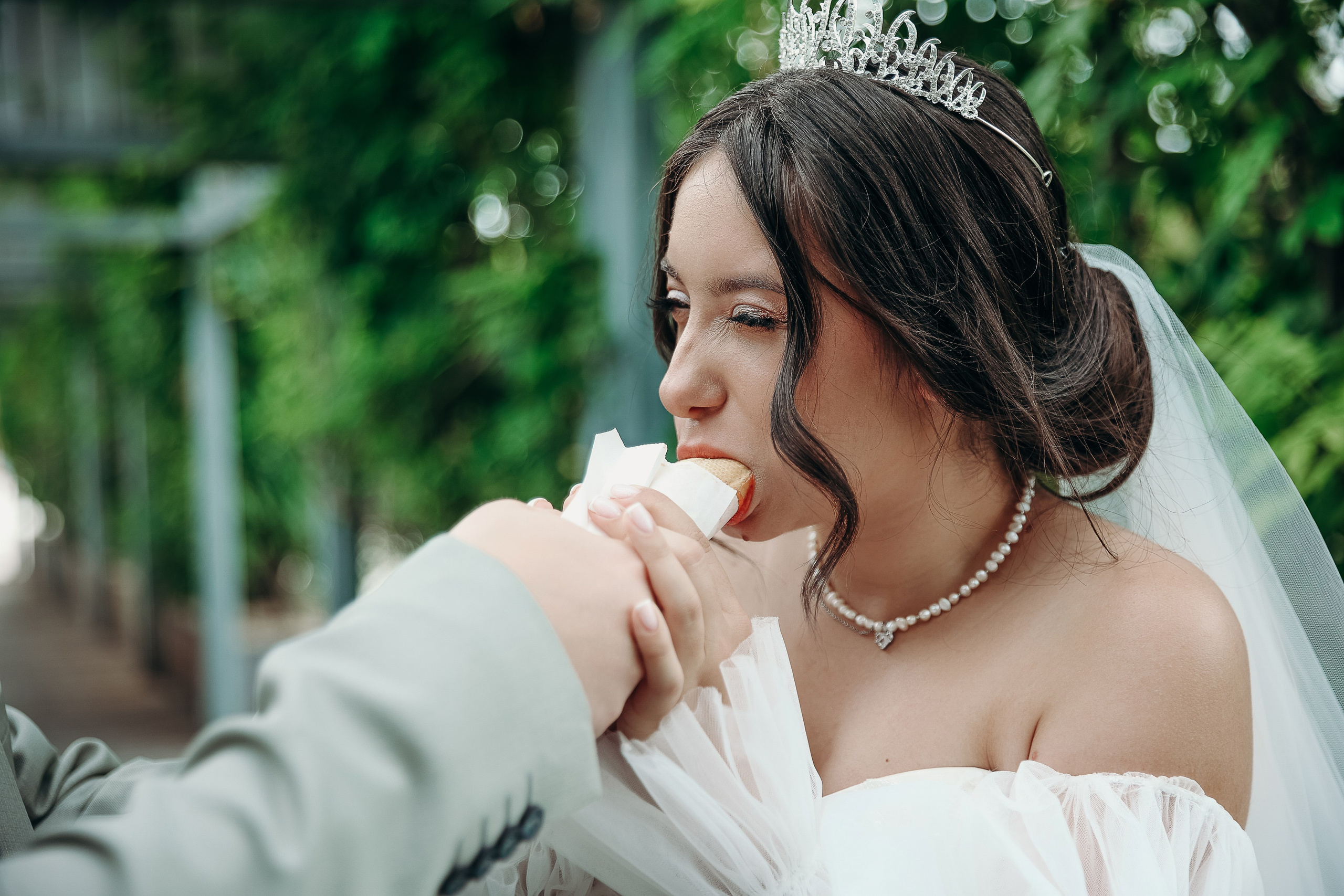 Свадебная прогулка в парке Галицкого 23.08.2024. Свадебный и семейный фотограф Виолетта Сидельникова. Краснодар, Россия, Беларусь, Европа