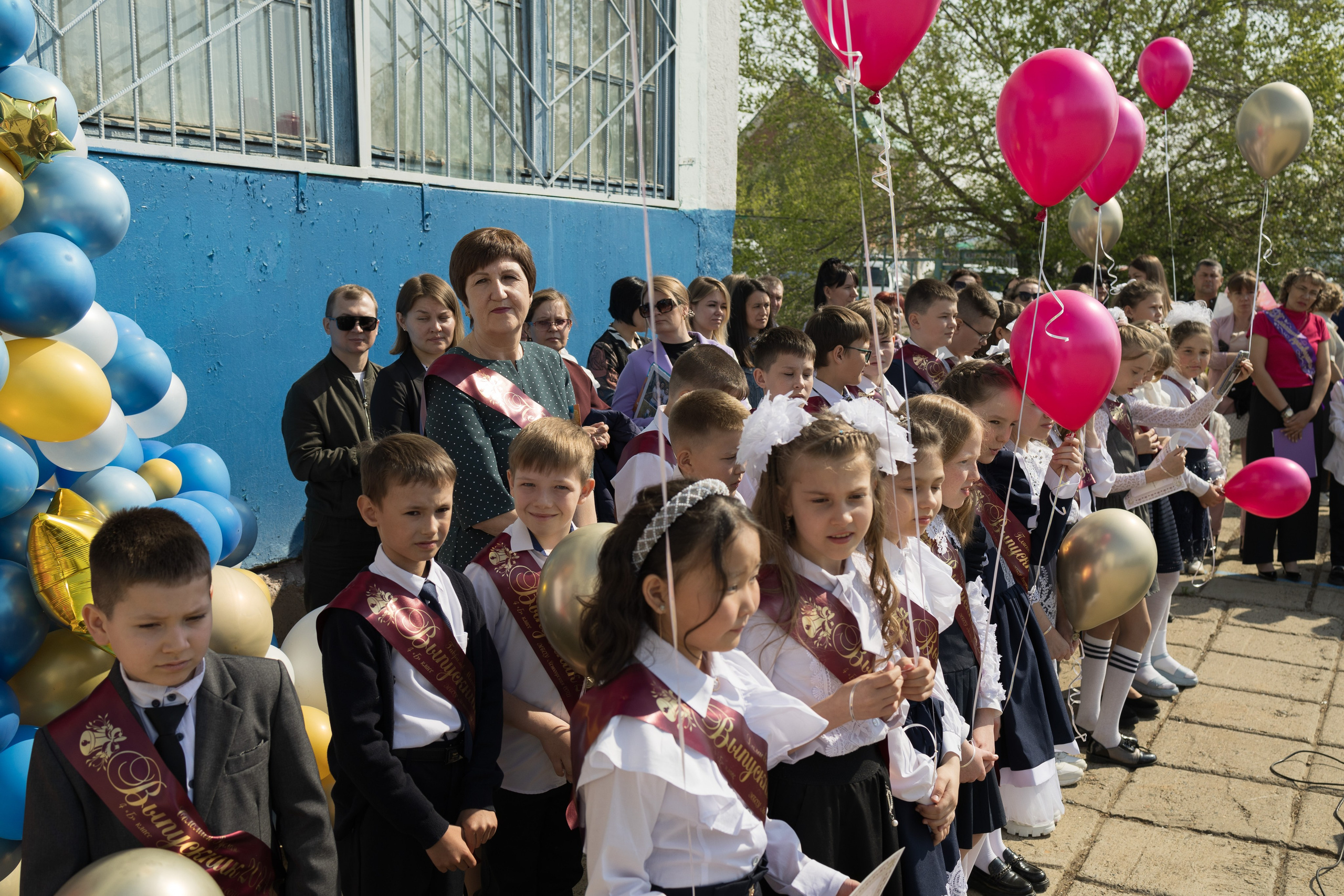 Выпускной 2024. 4 класс. Фотограф Юлия Левандовская, п.Ясногорск