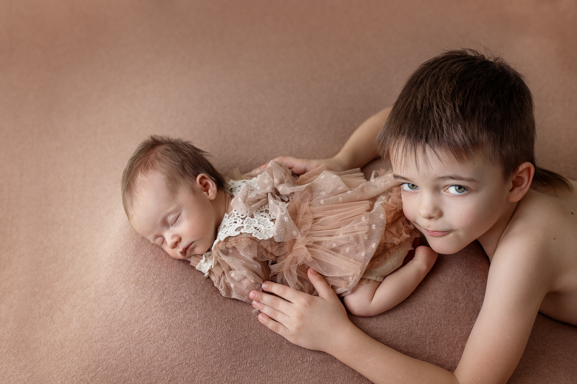 Съемка новорожденных с выездом на дом Ярославль, Москва, Иваново. Детский, семейный и фотограф новорождённых в Ярославле Анна Салова