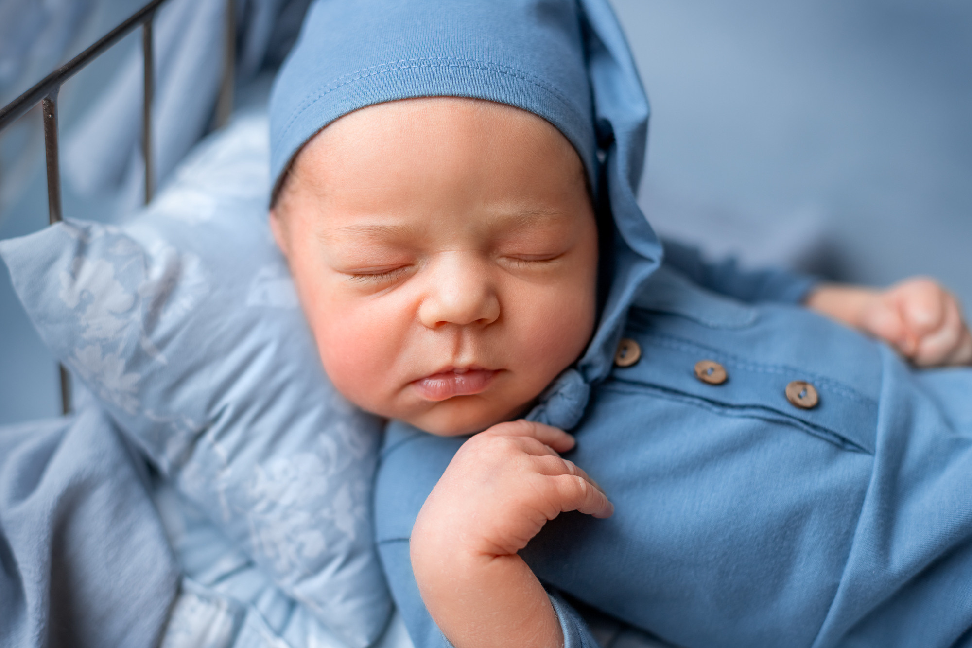 Съемка новорожденных у вас дома. Ярославль, Иваново, Кострома. Детский, семейный и фотограф новорождённых в Ярославле Анна Салова