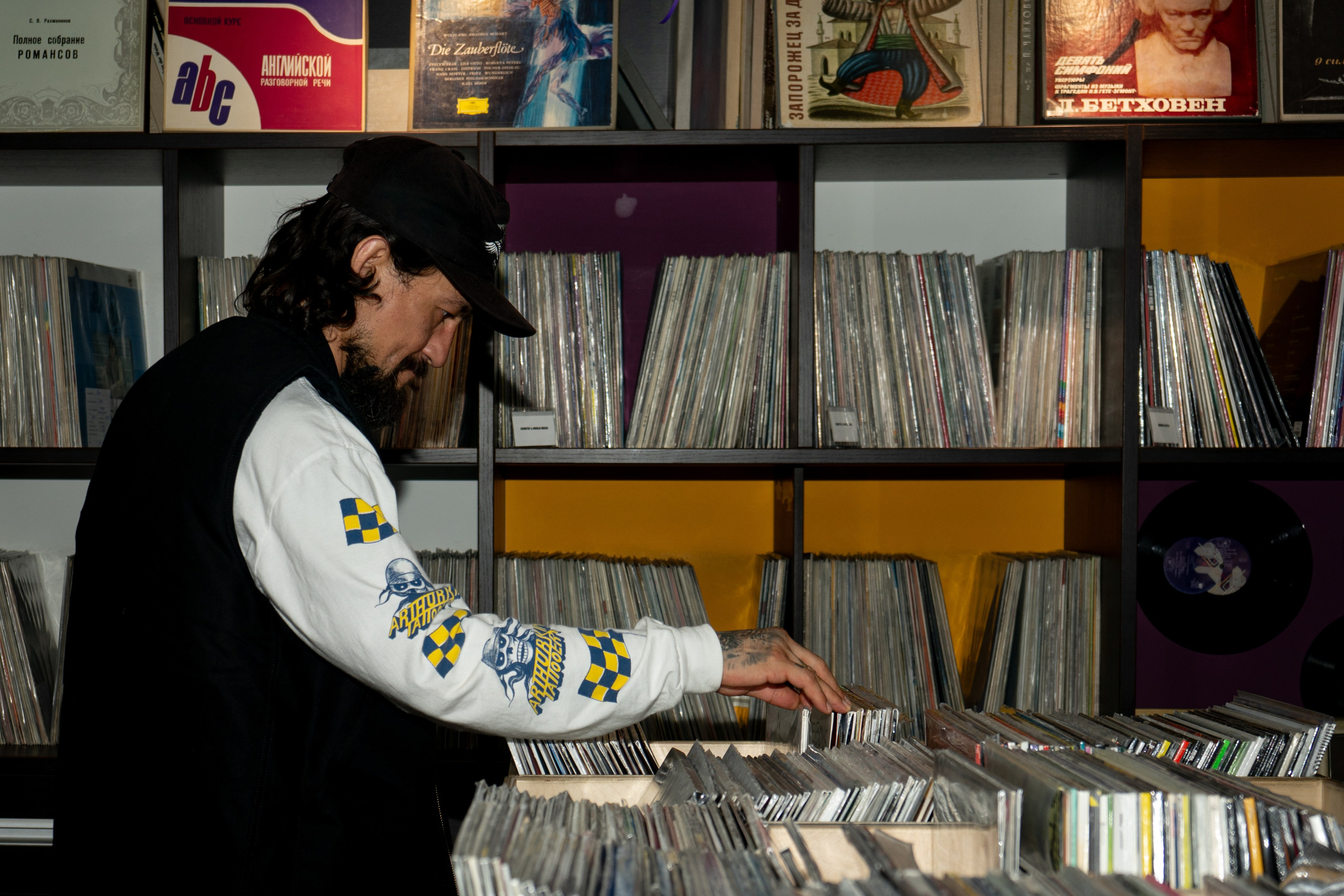 The Legendary Flower Punk — выступление в магазине пластинок. Фотограф Олег Колногоров