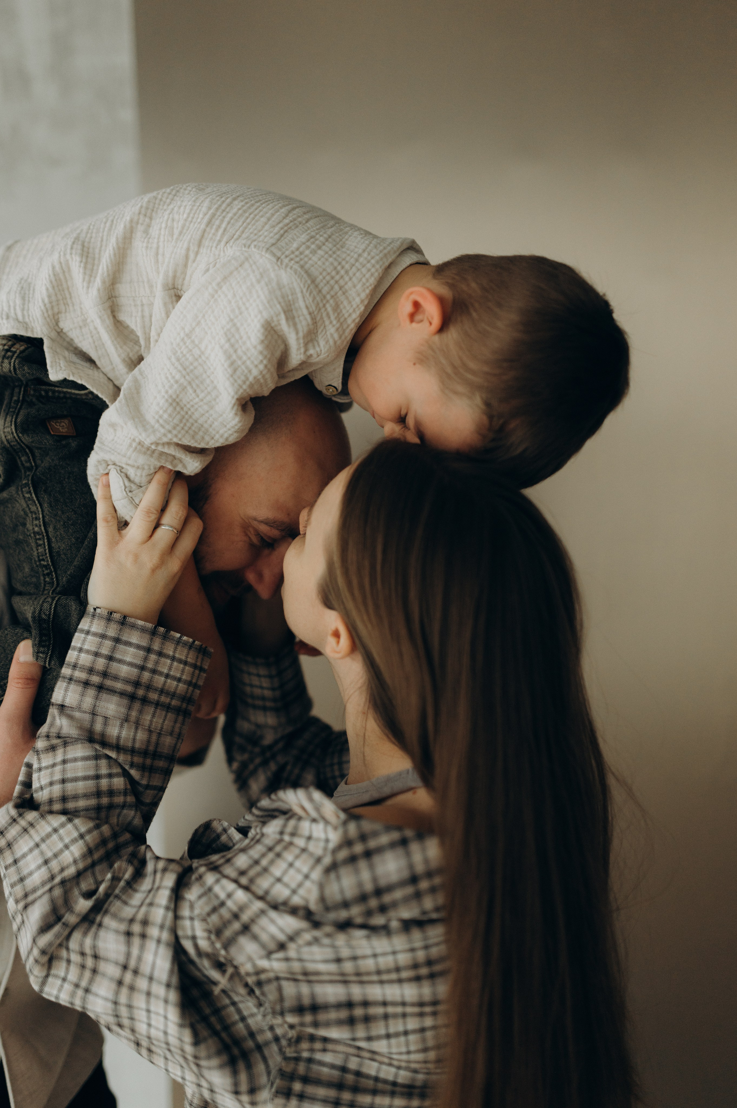 Скоро четверо. Семейный фотограф в Москве Екатерина Денисенко | Фотосессии без постановки дома и в студии