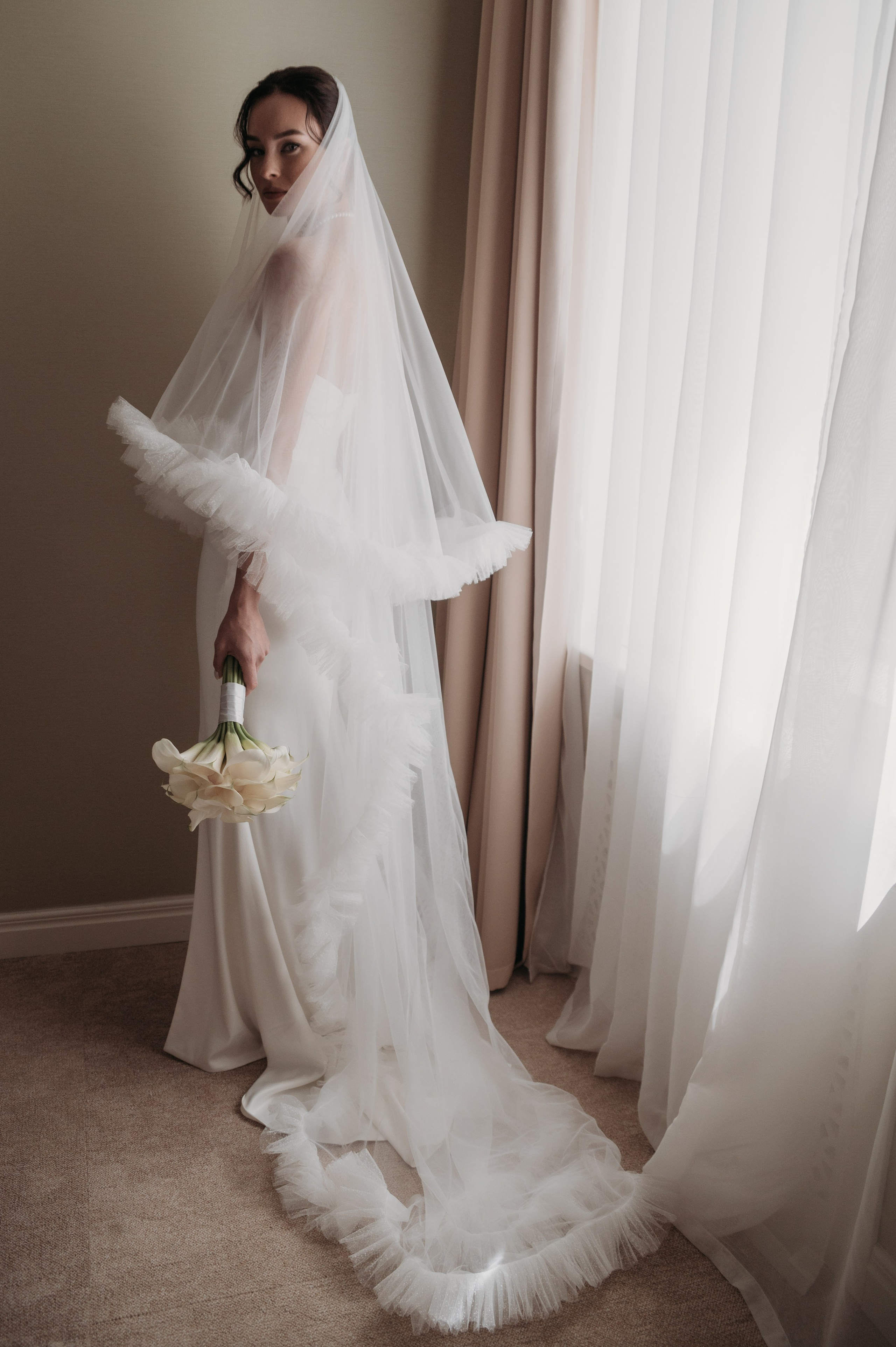 Галерея со свадьбы в Твери, красивая пара в Домотканово. Свадебный фотограф в Твери, Москве и Санкт-Петербурге Денисова Екатерина