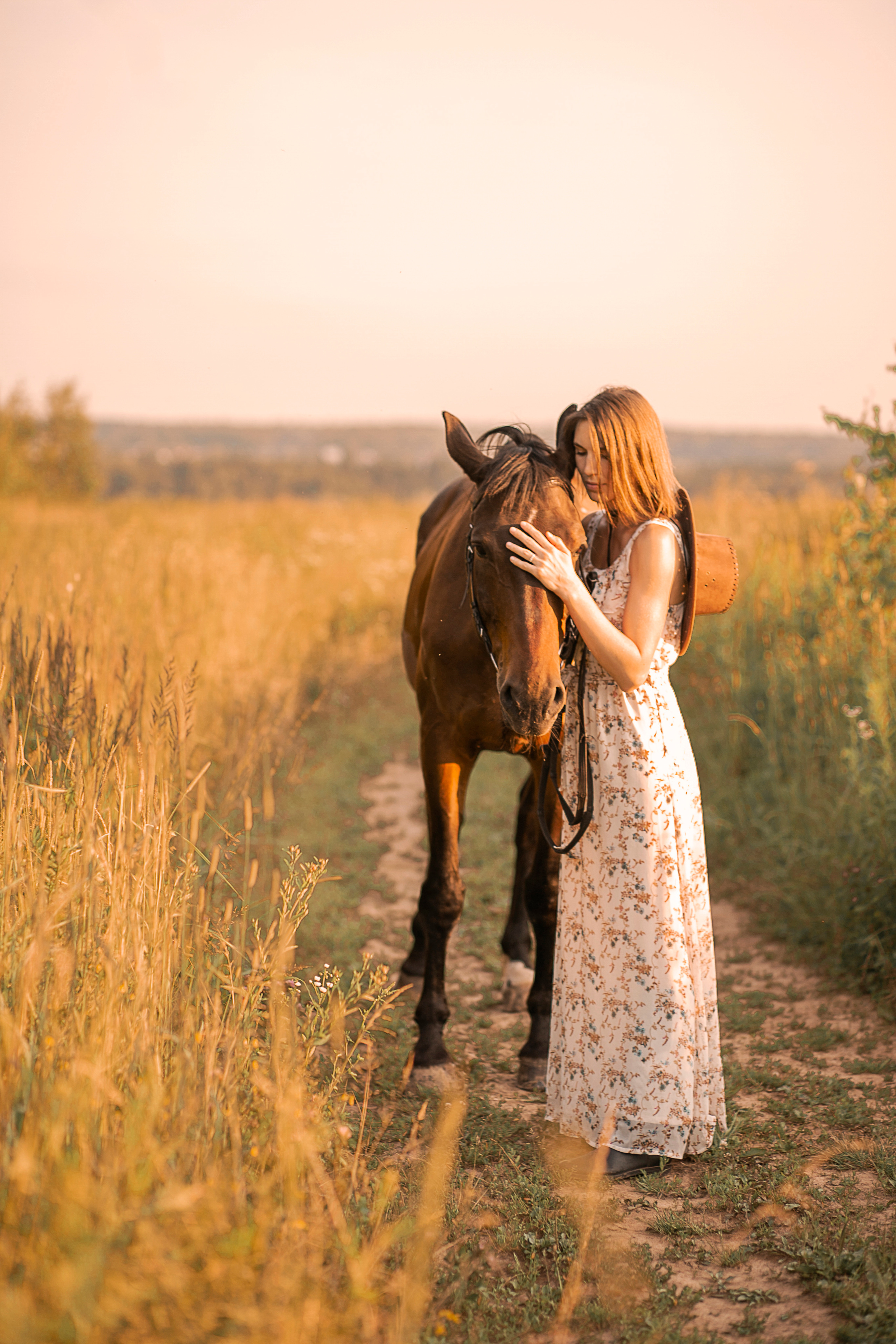 ПОЛЕ, ЛОШАДКА, ДЕВУШКА…. Арт-фотограф в Москве Елена Иванова