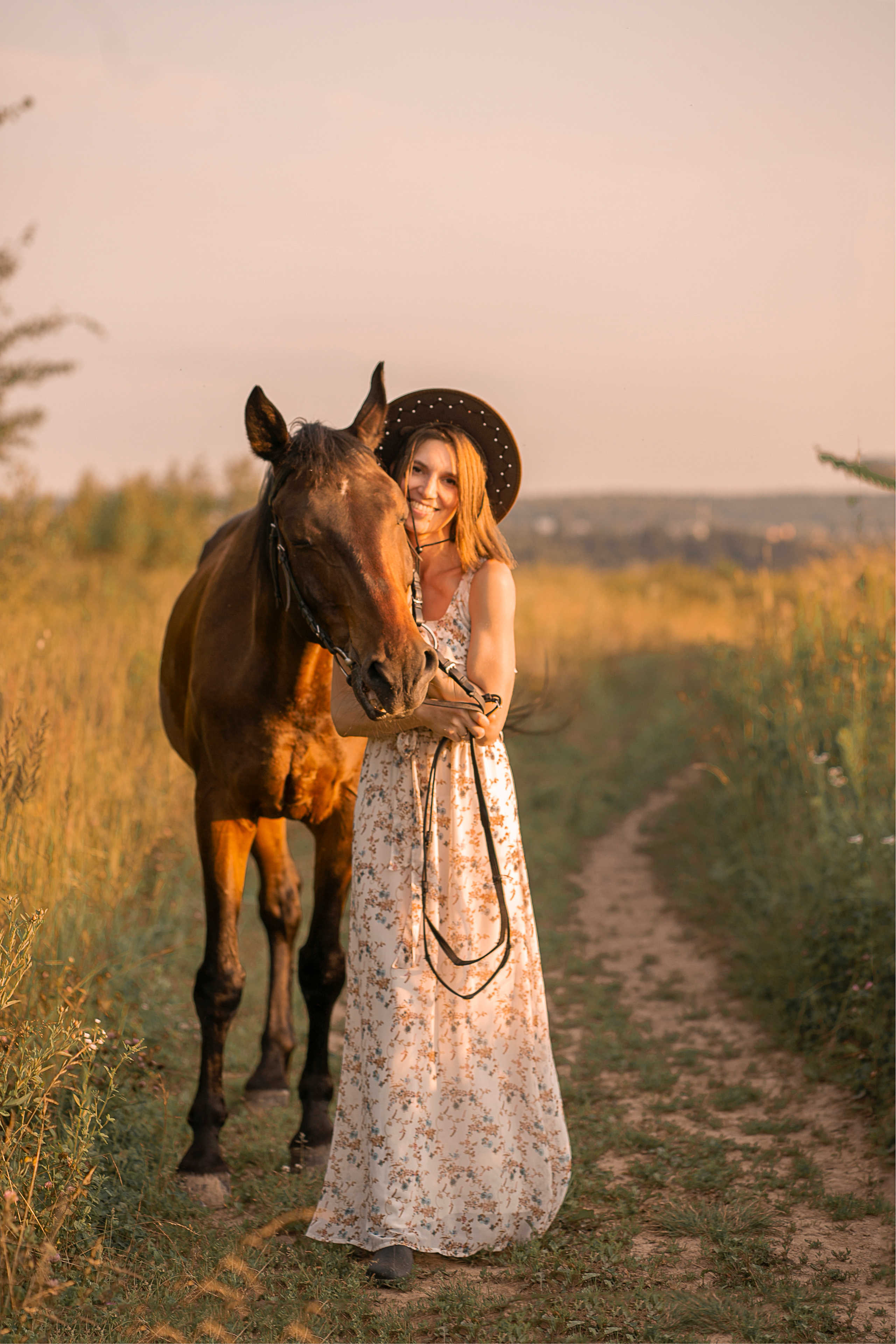 ПОЛЕ, ЛОШАДКА, ДЕВУШКА…. Арт-фотограф в Москве Елена Иванова