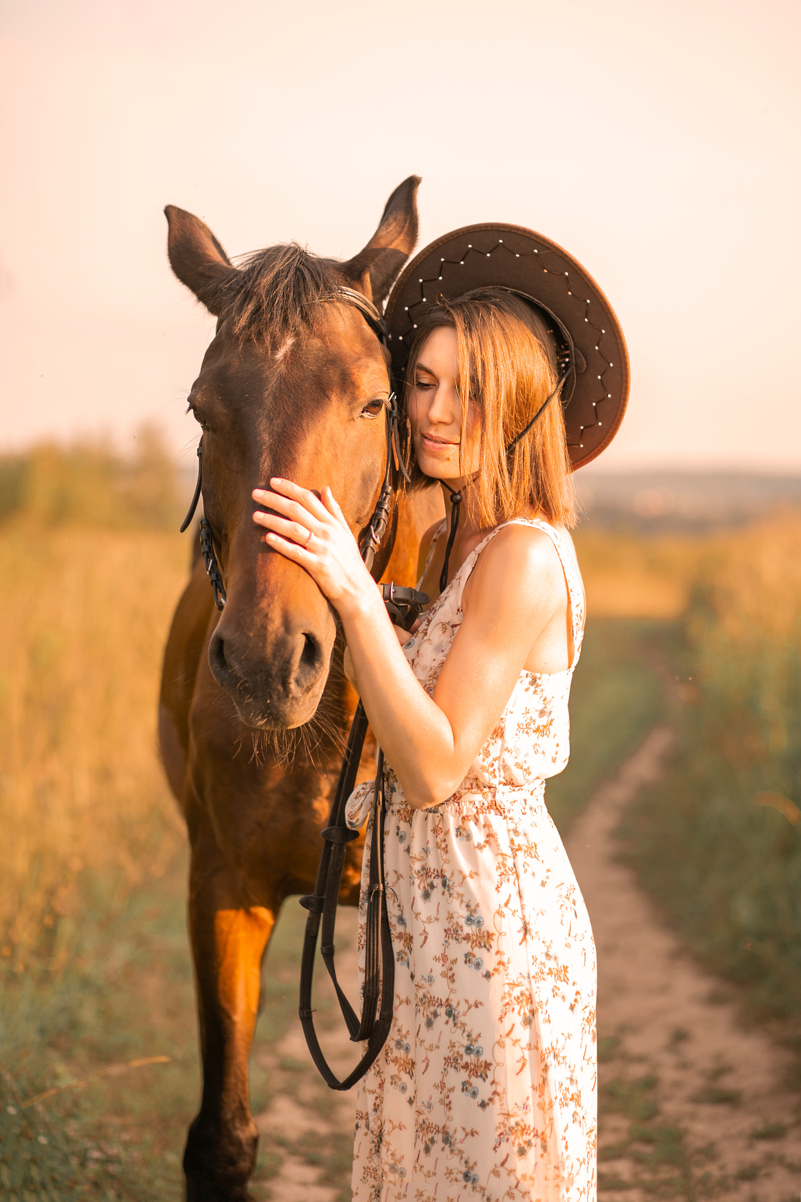 ПОЛЕ, ЛОШАДКА, ДЕВУШКА…. Арт-фотограф в Москве Елена Иванова