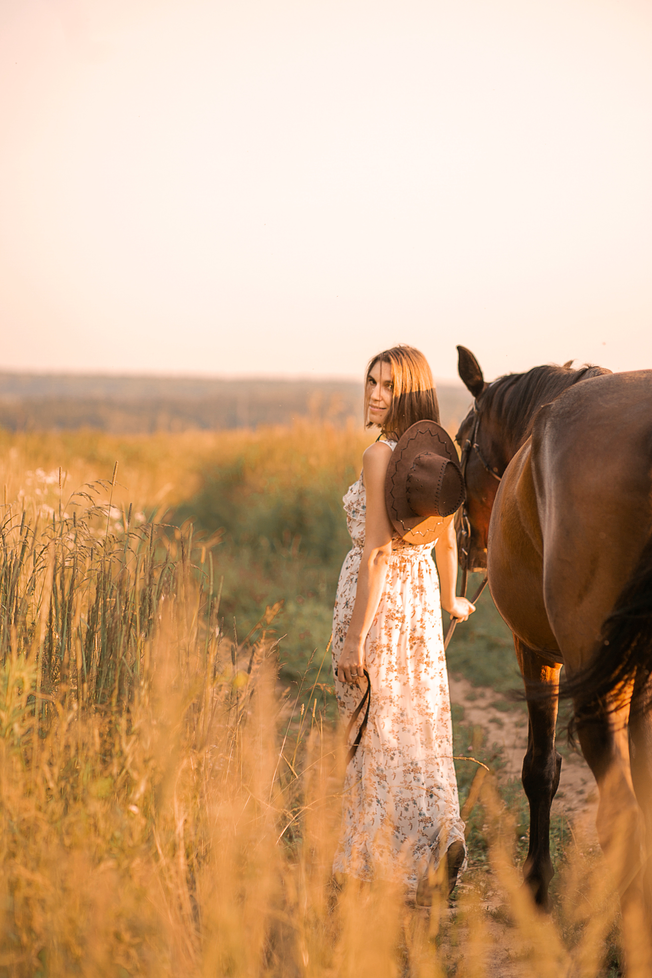 ПОЛЕ, ЛОШАДКА, ДЕВУШКА…. Арт-фотограф в Москве Елена Иванова