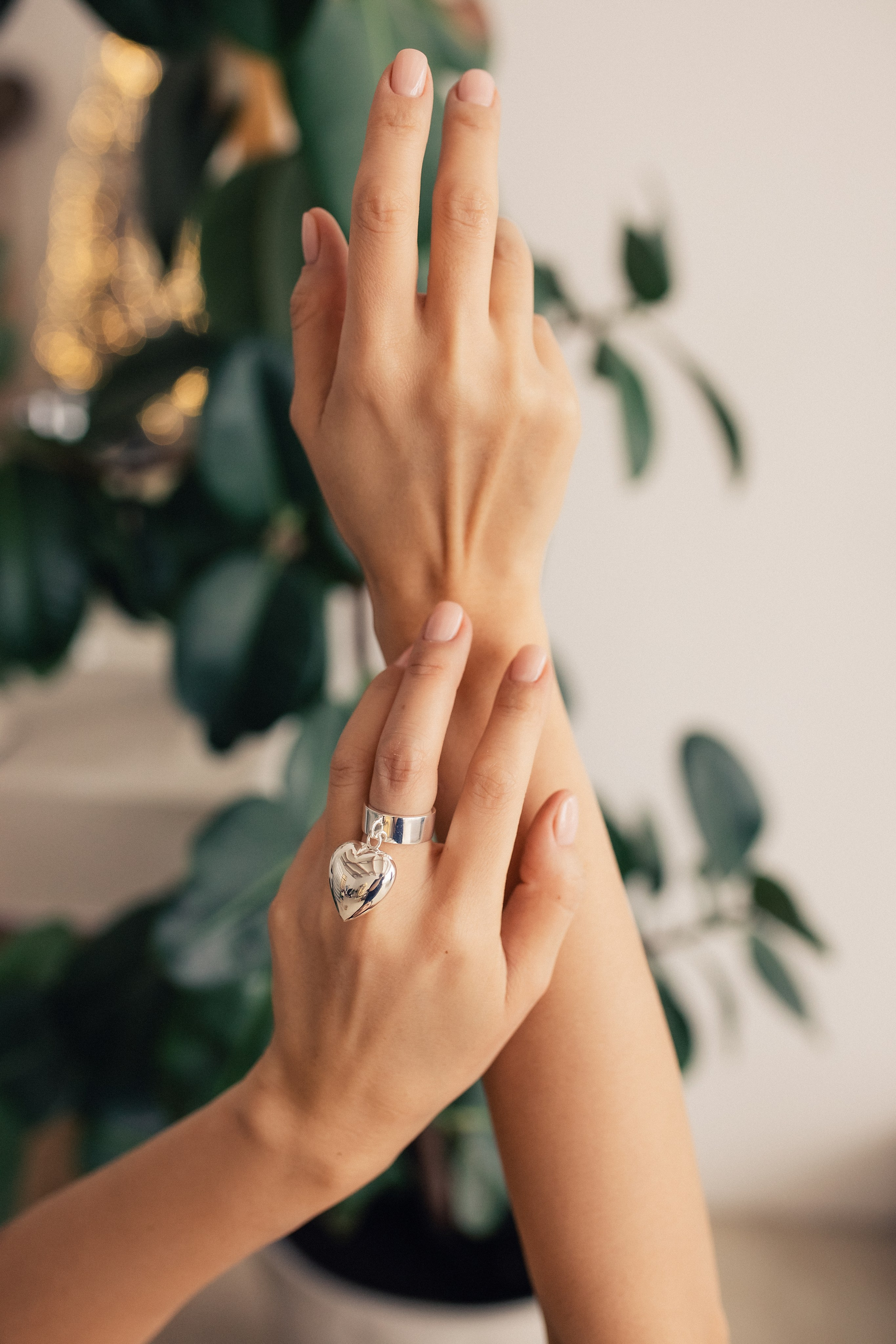 Контент для юренда украшений Toys by Tsoy. Фотограф в Москве Наталья Спиридонова