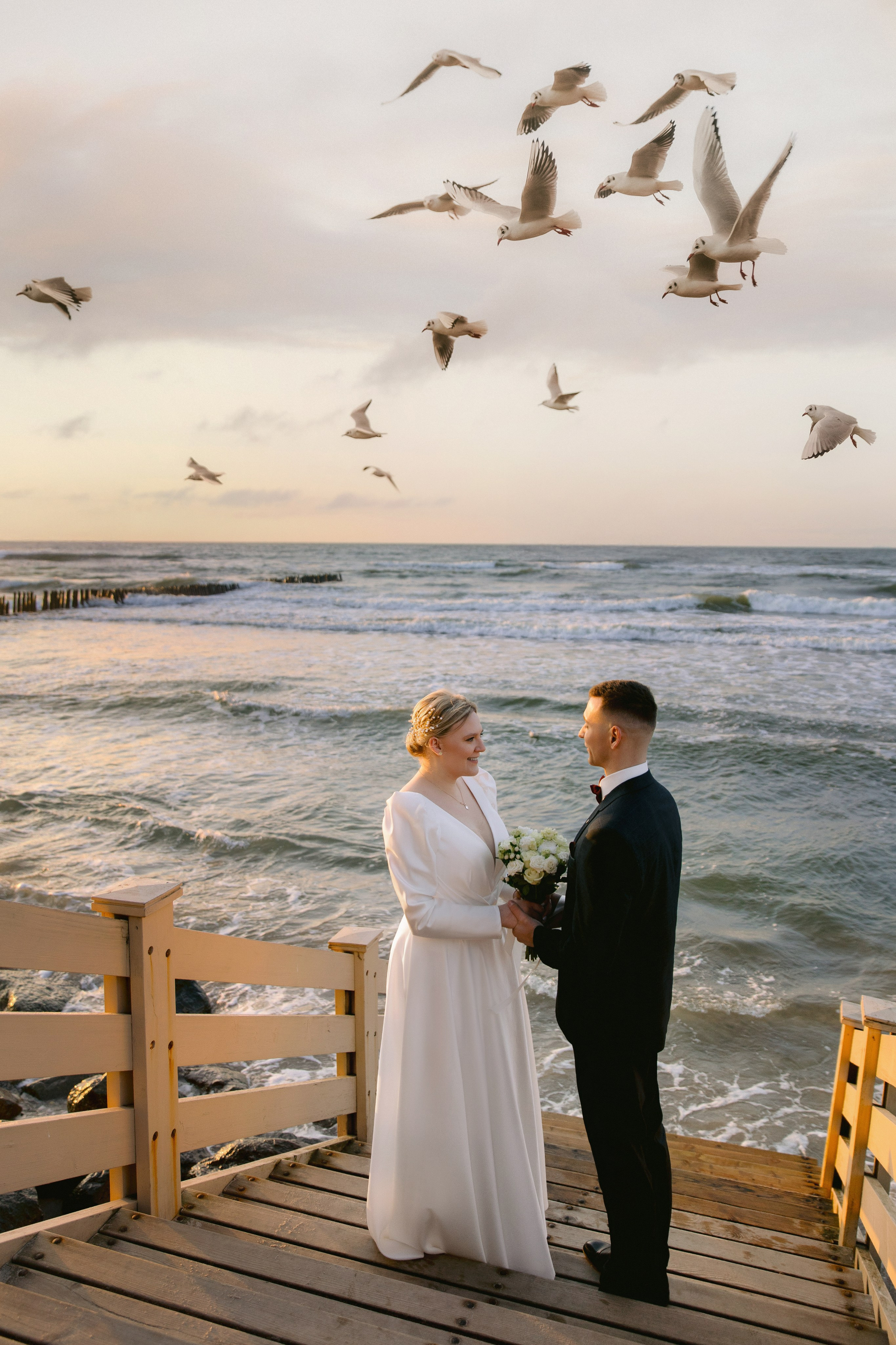 Свадебная фотосессия на закате на море. Свадебный фотограф в Калининграде Мария Ямышева