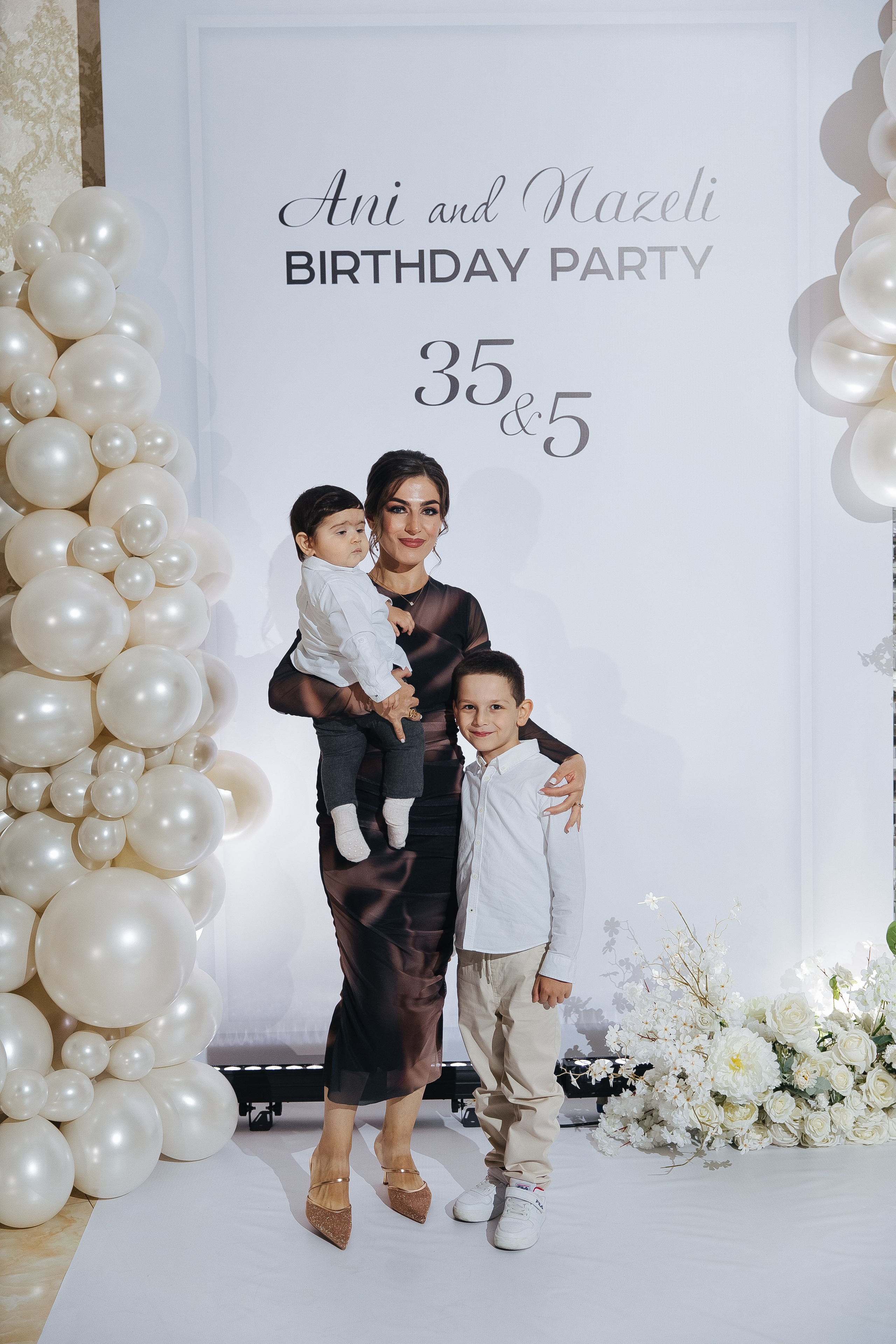 Ани и Назели. 35&5 День рождения, «Янтарь». Фотограф в Красноярске Надежда Воскресенская