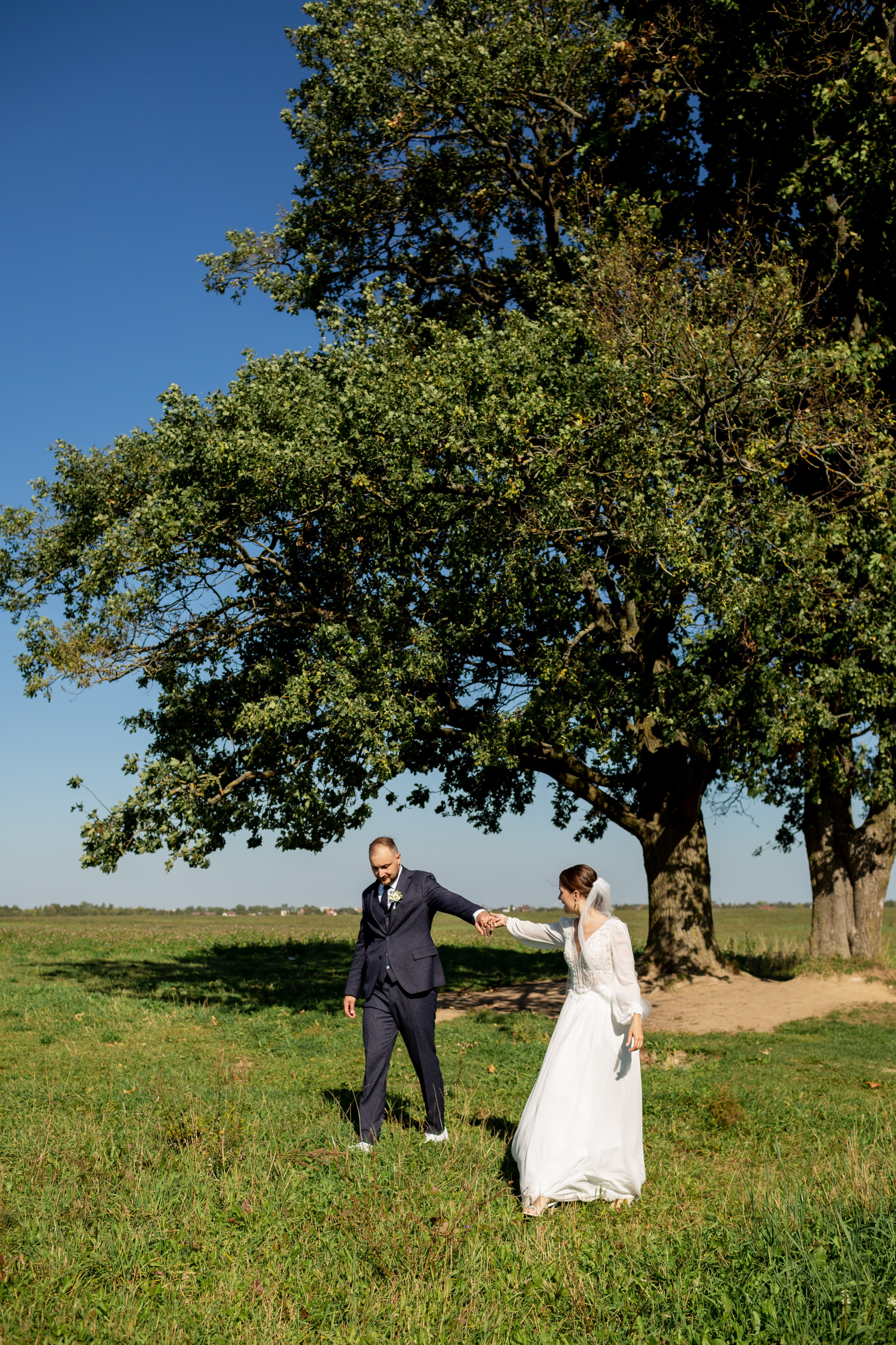 Свадебная фотопрогулка в Пушкине. Свадебный фотограф Кирилл Белый
