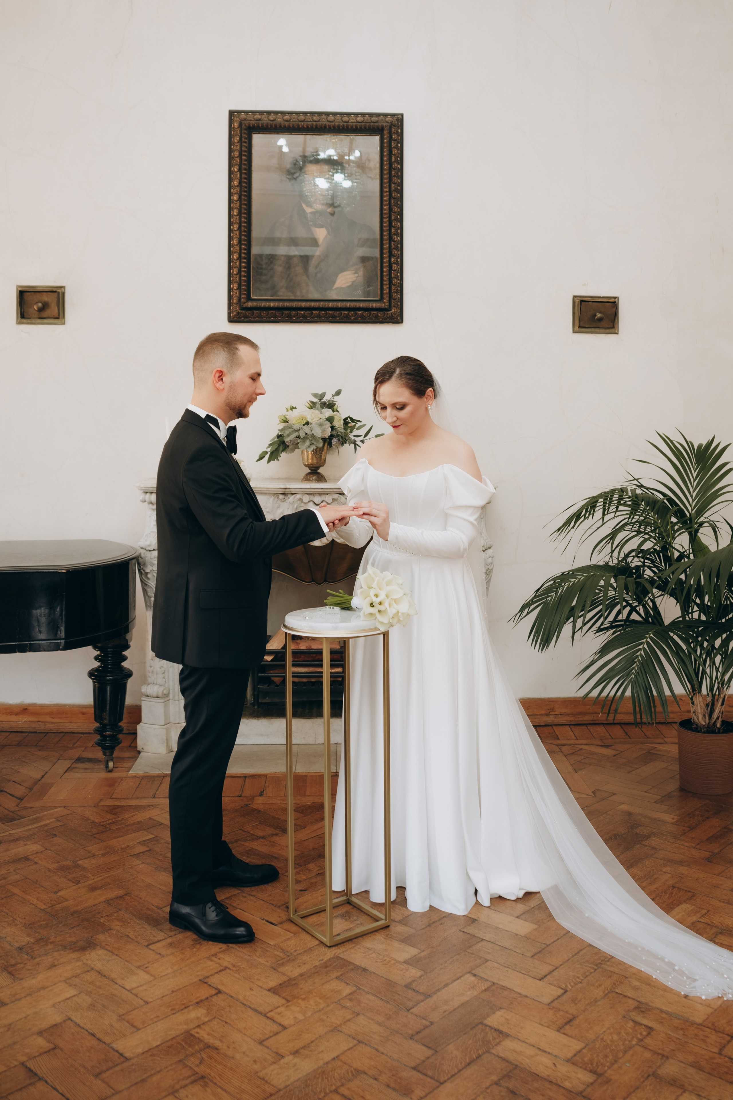 Свадебная фотосессия в Москве / Библиотека-читальня им. А. С. Пушкина. Фотограф Москва Виктория-Антуанетта