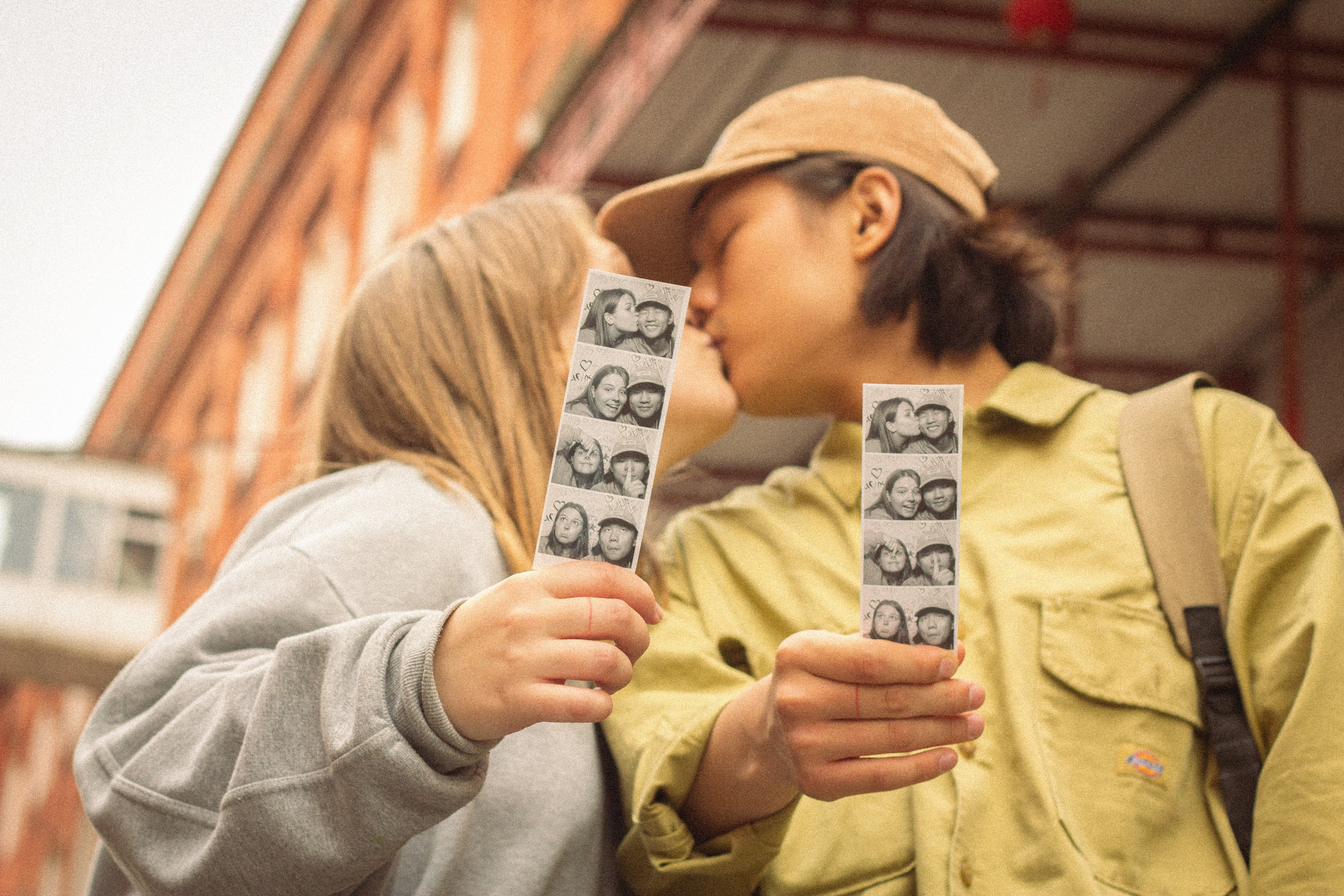 Sasha and Vaia. Главная