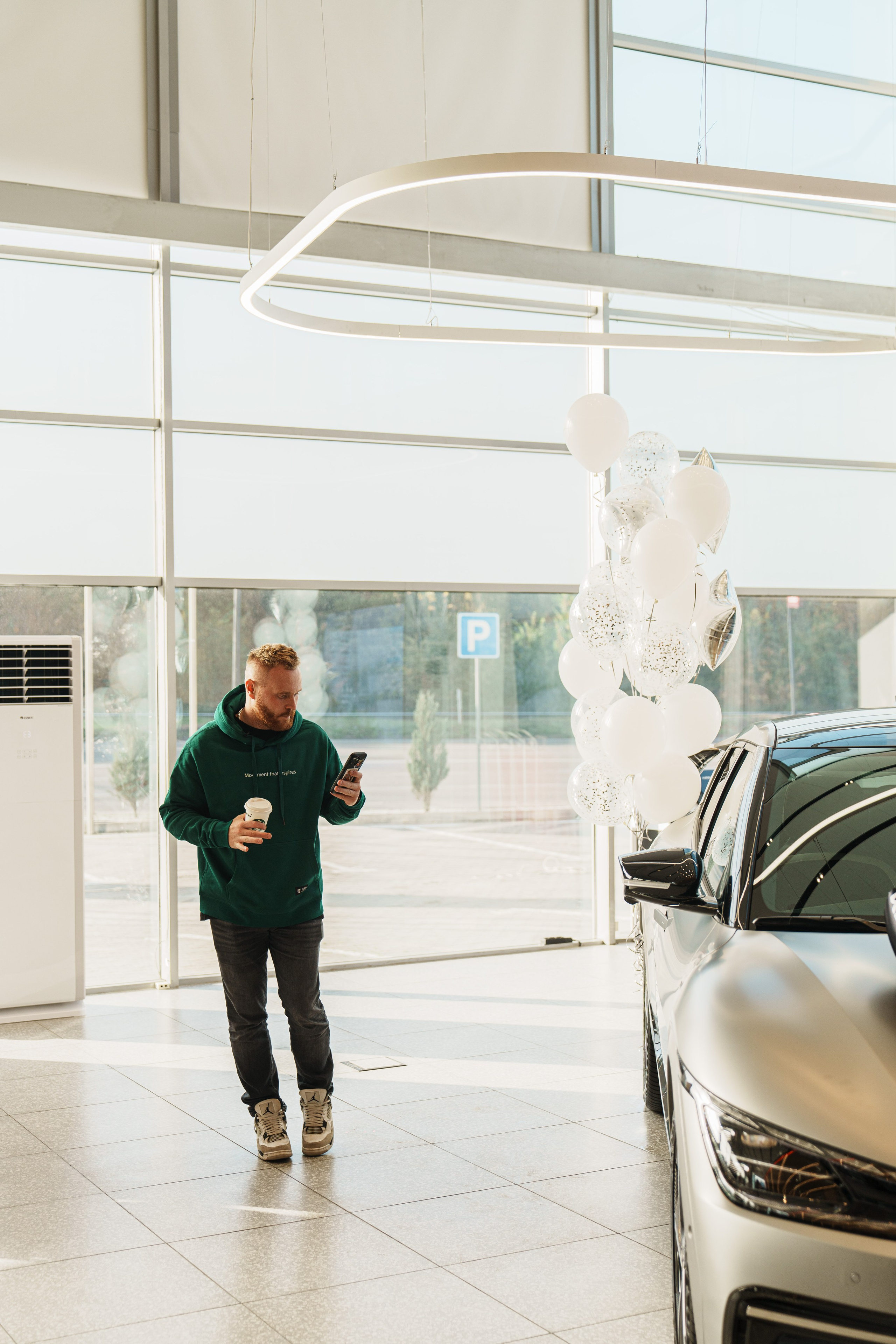 Kia EV6 Вручение Евгений Чебаткову. Фотограф TAULAN_1