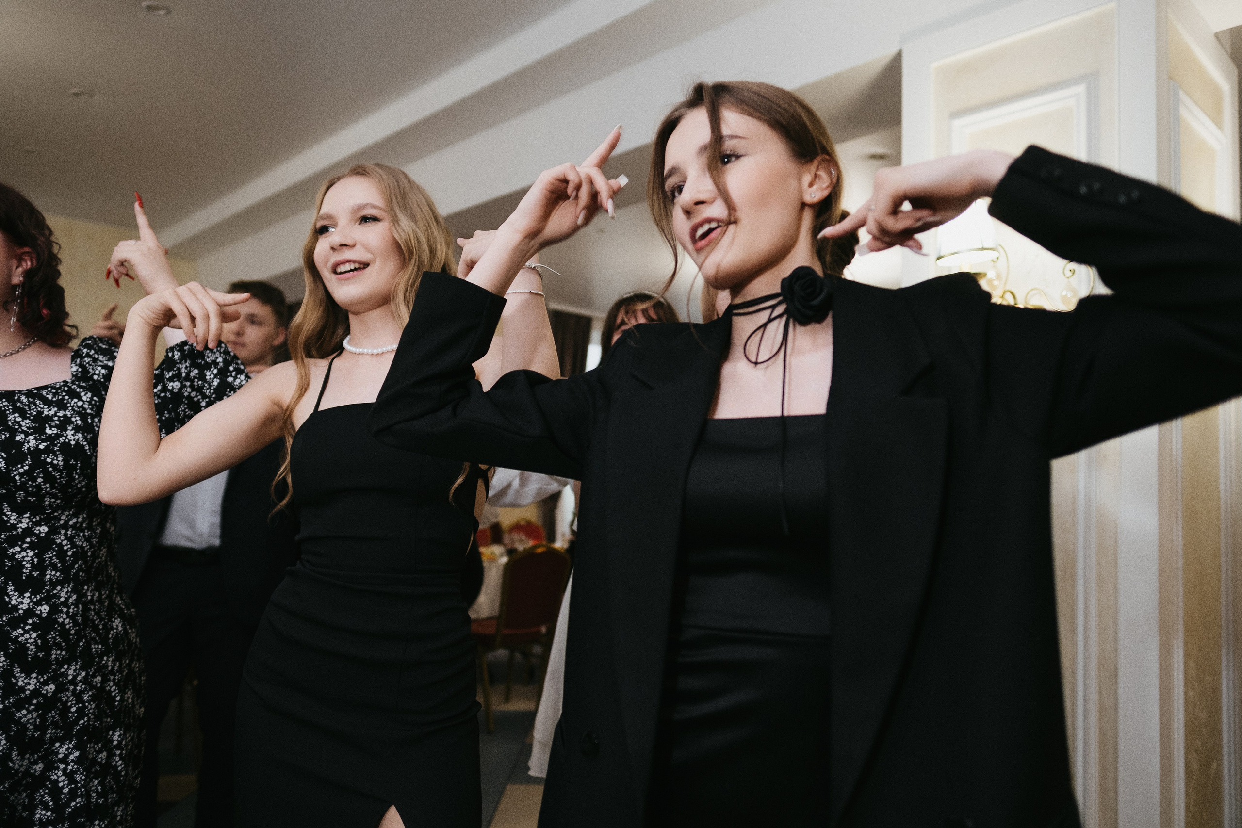 Выпускной 11 класс школы № 30. Свадебный и репортажной фотограф Денис Ожигин в Краснодаре и Краснодарском крае