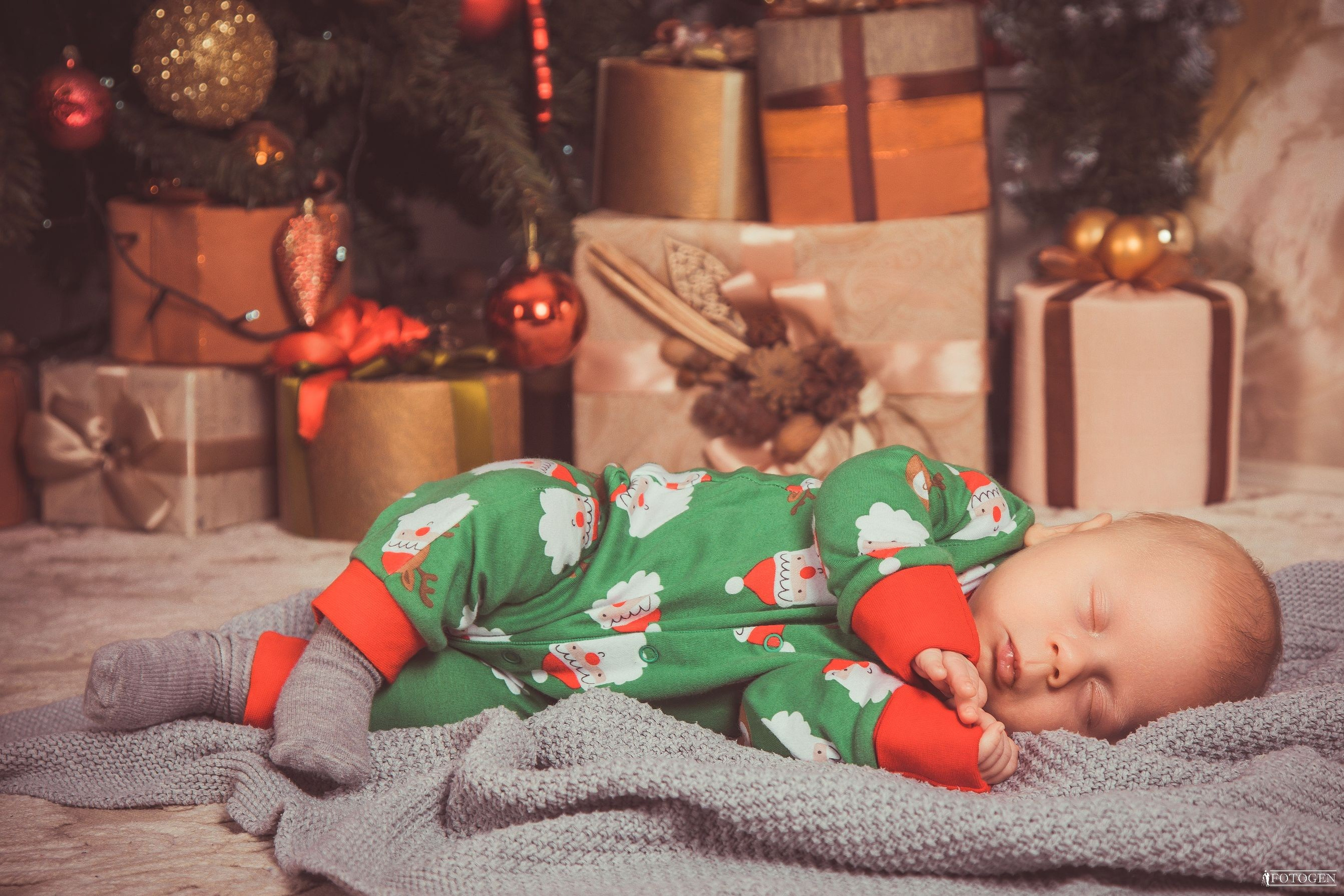 Фотосессия для Новорожденных в Студии — Fotogen. Интерьерная фотостудия FOTOGEN г. Краснодар