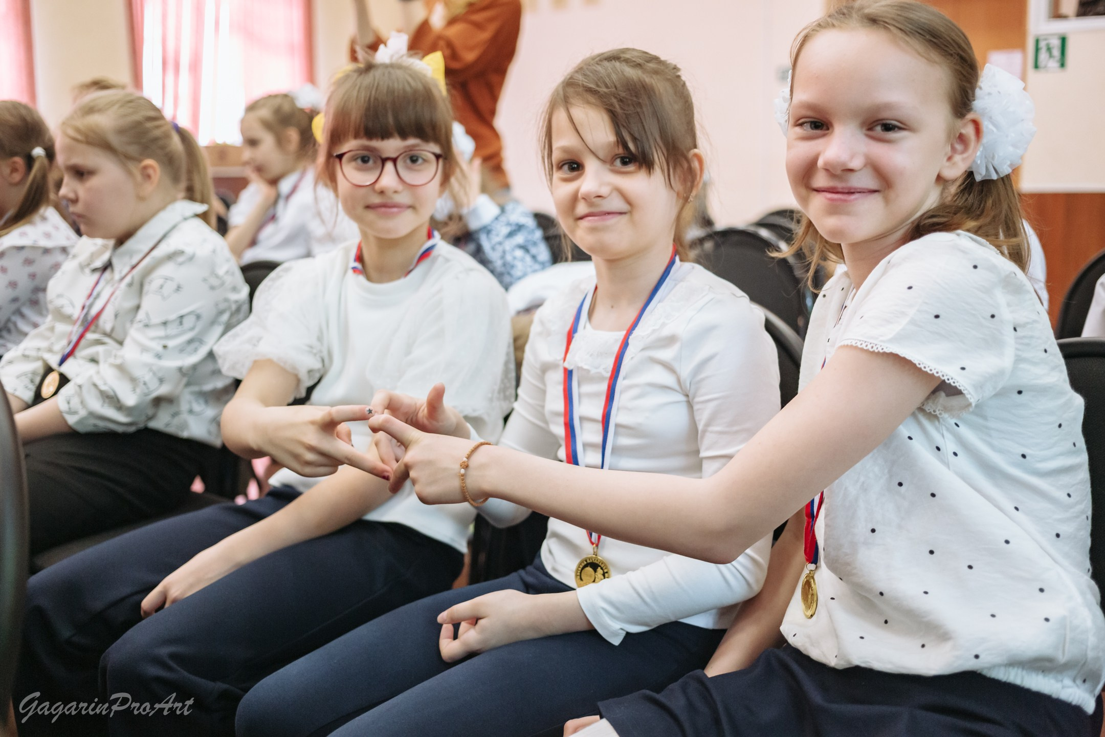 Репортаж в школе на выпускной. Фотограф на выпускной. GagarinProArt