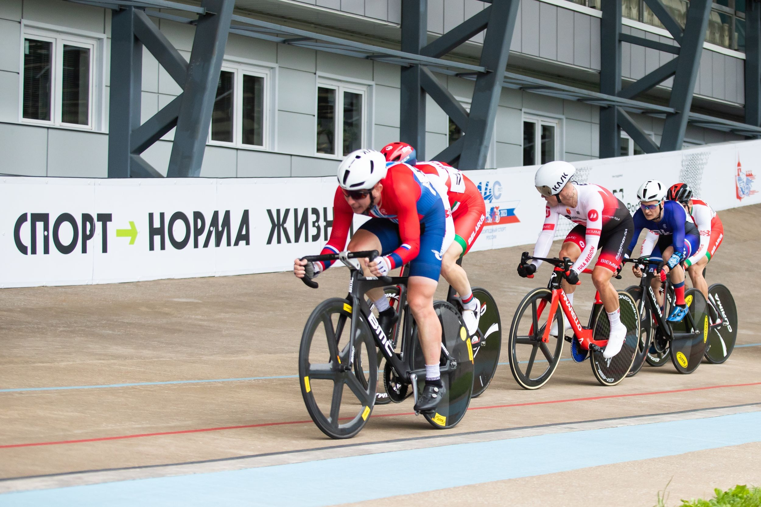 Соревнования по велоспорту «Большой приз Тулы» (19 мая 2023). Репортажный фотограф Алексей Пирязев