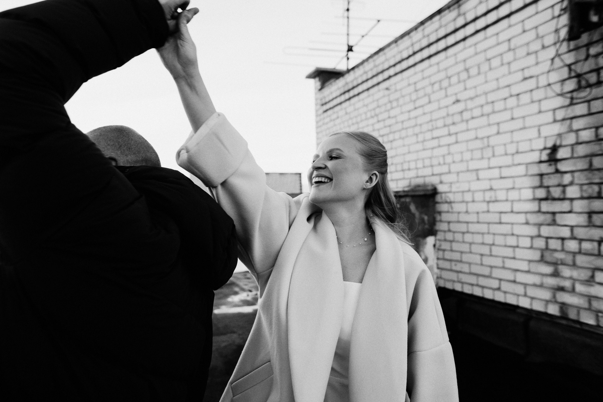 Свадебный фотограф в Тюмени — Фотосессия Максима и Лизы на крыше и в студии. Портретный фотограф Тюмень Дарья Мустафина