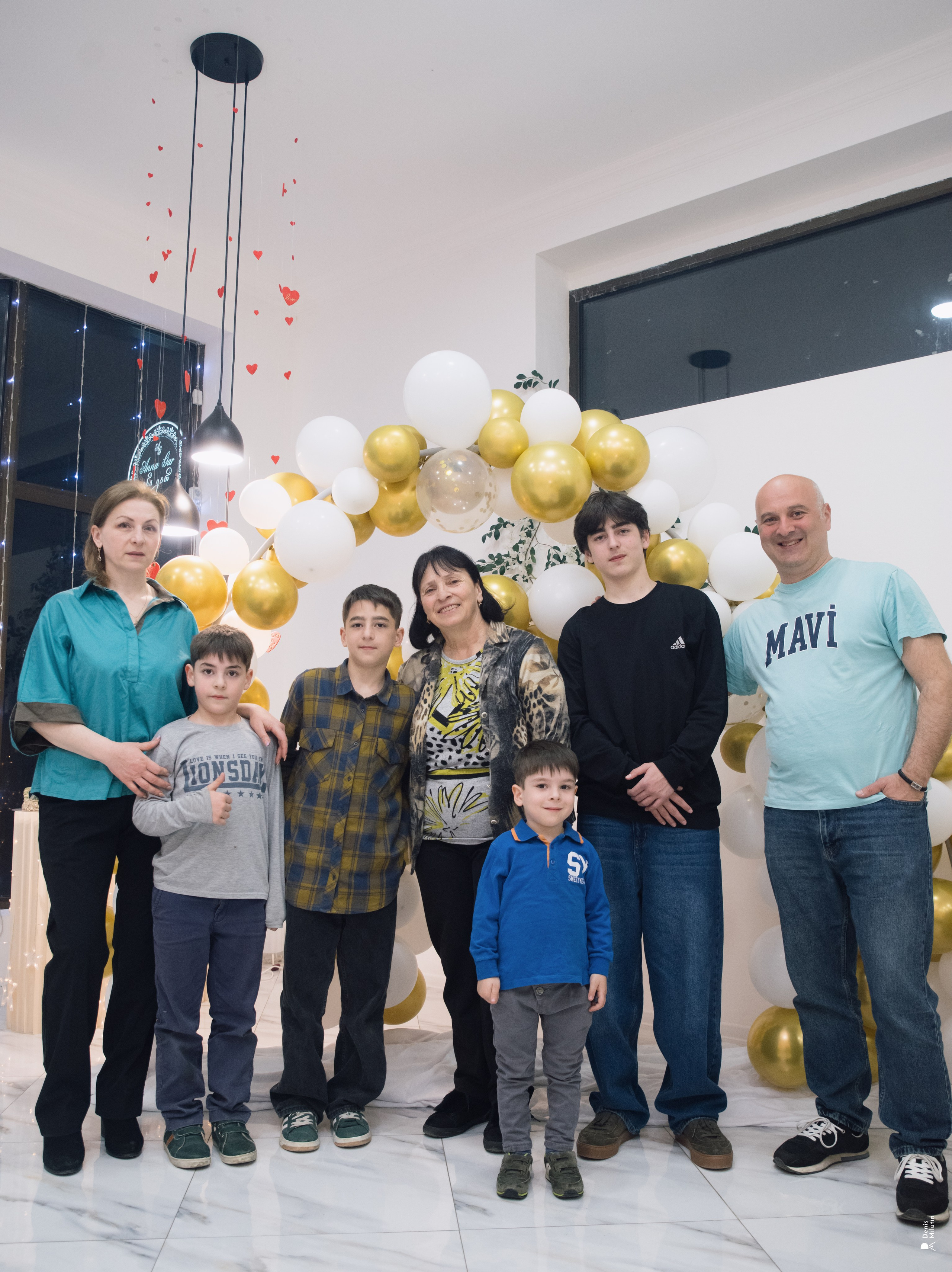 День рожденья в кафе Анна Гар. Портретный фотограф Денис Милютин