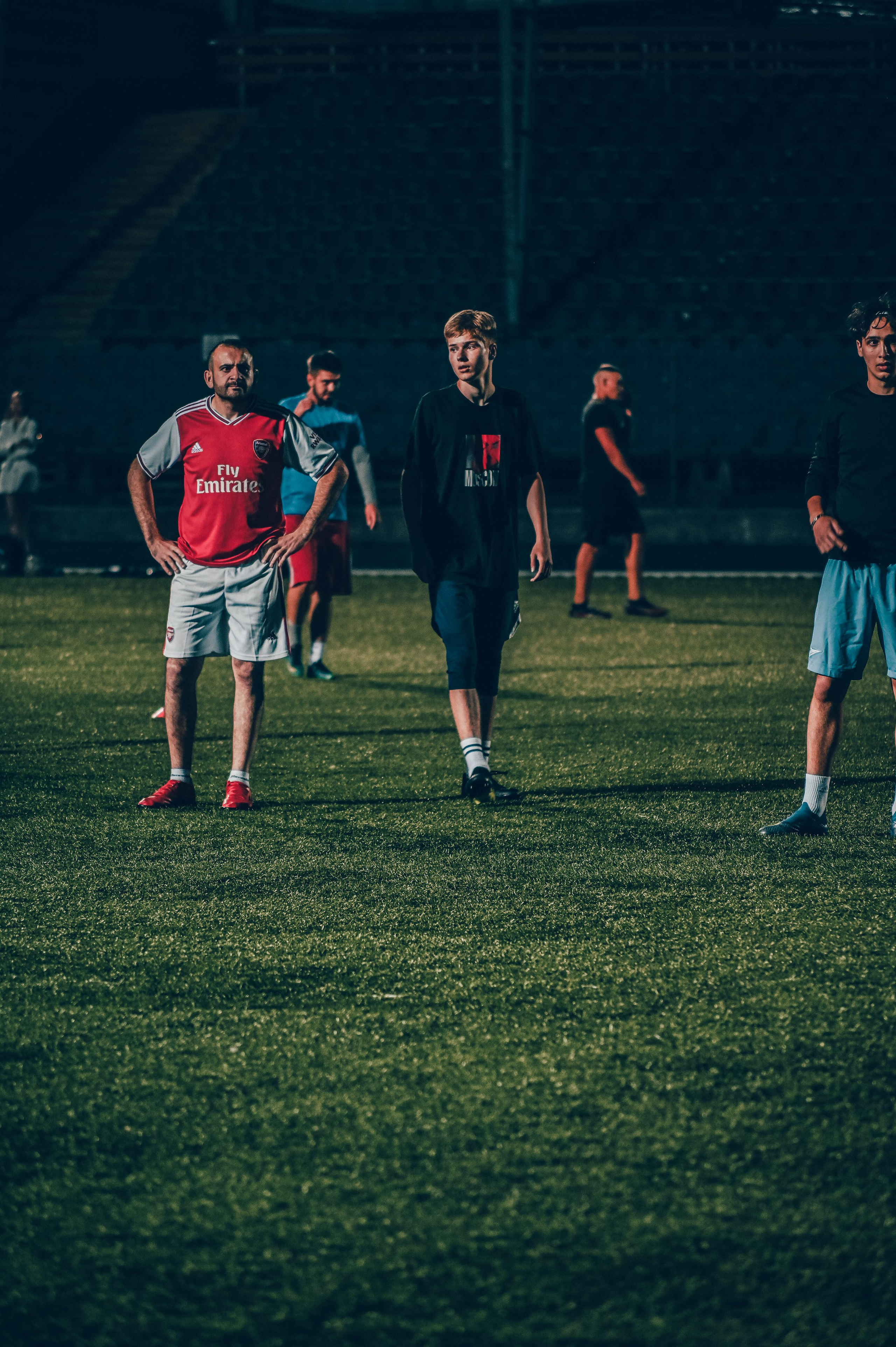 Фотосъёмка футбольной тренировки на стадионе. Фотограф Александр Орымбаев