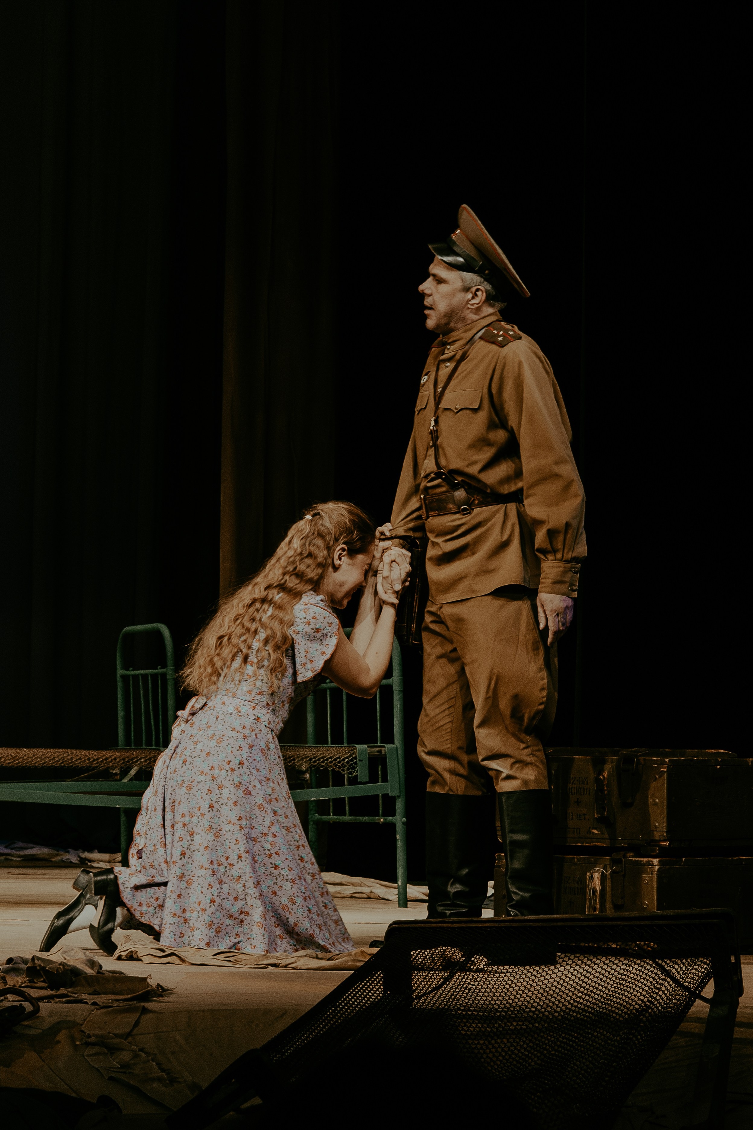 Театр Юного Зрителя " Не покидай меня». Фотограф Марк Файзулин