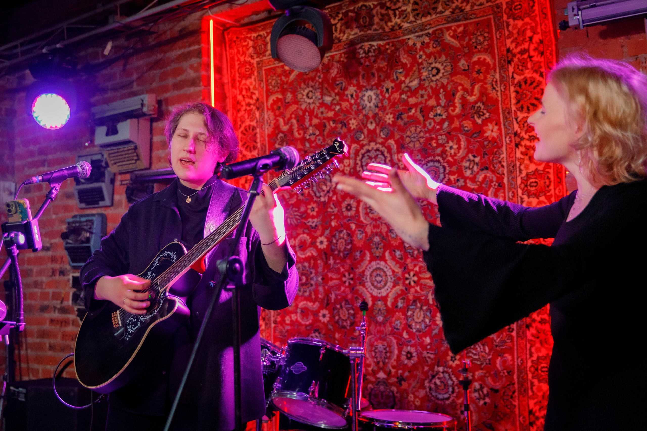 Концерт Огнева и Аня из Питера. Репортажный фотограф в Новосибирске Алена Помазунова