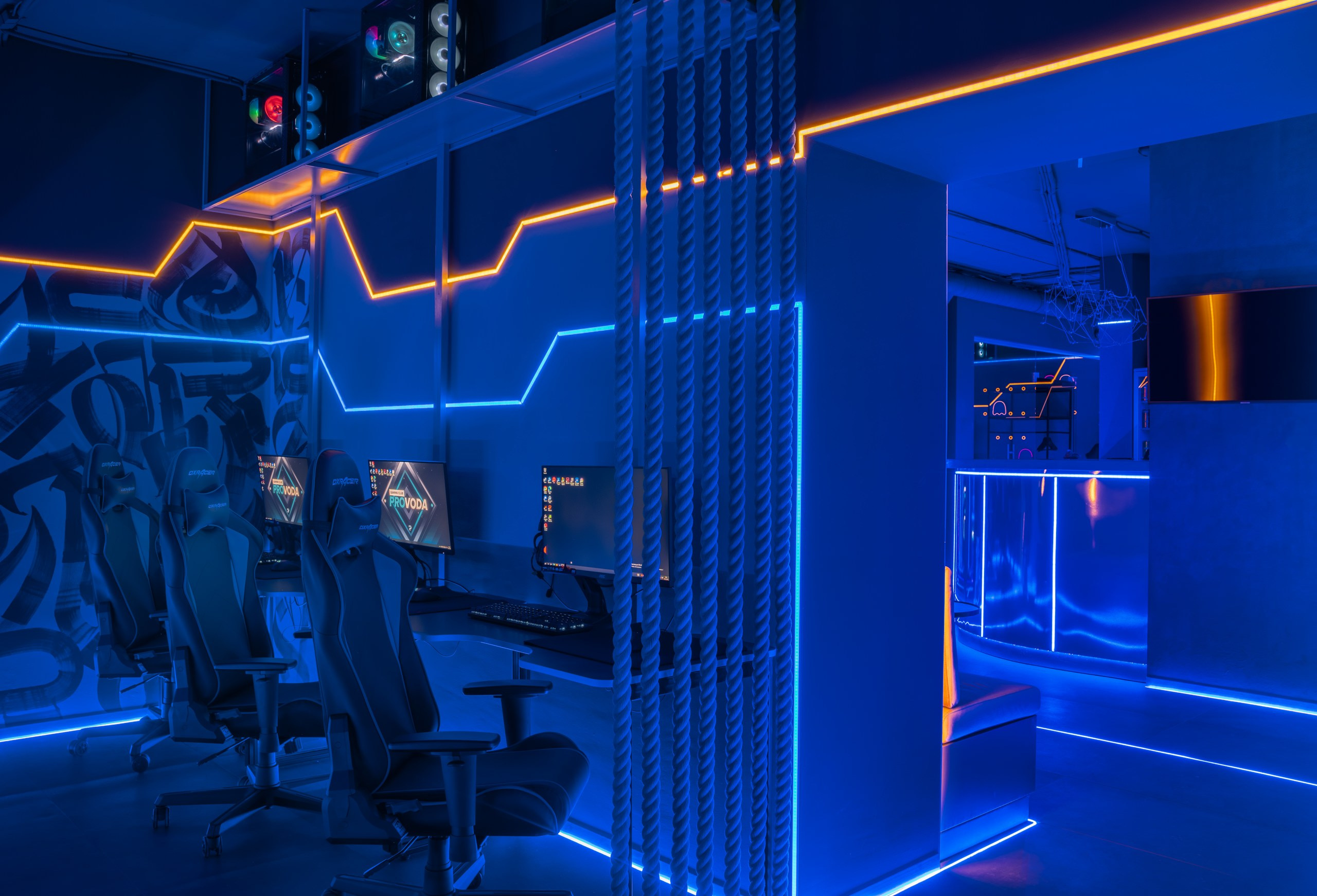 Второй компьютерный клуб "Provoda" - Интерьерный фотограф Коваль Илья. Коваль Илья — Интерьерный и архитектурный фотограф