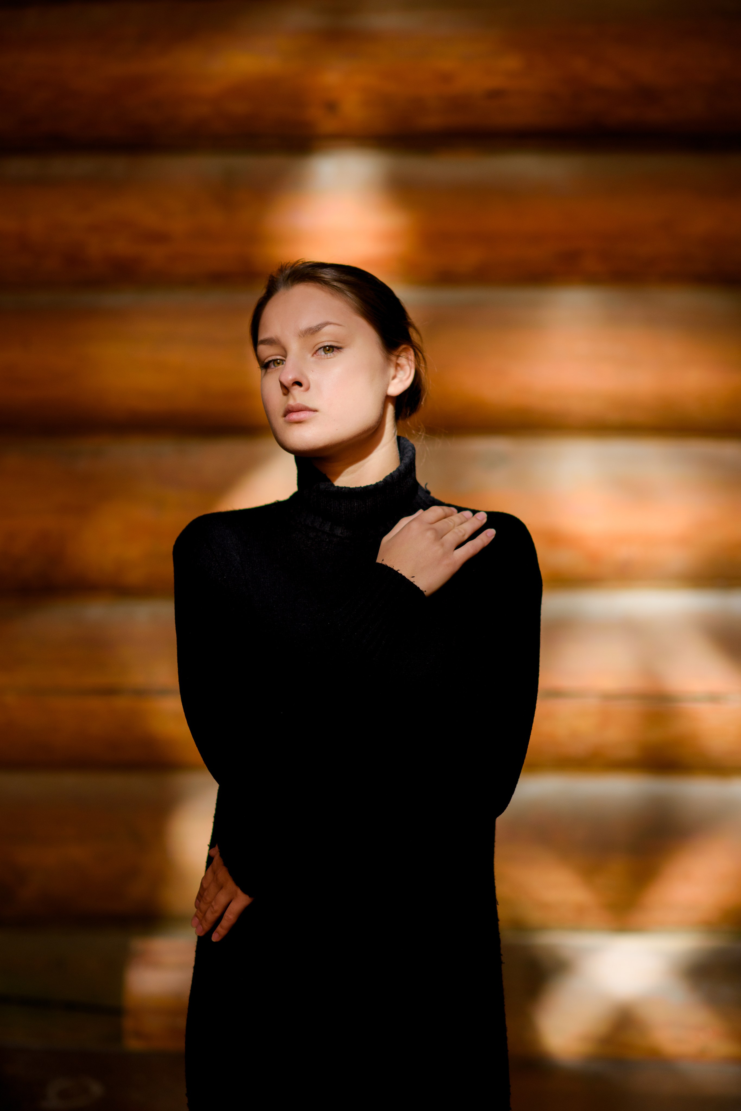 Фотосессия девочки подростка в Коломенском в темном ключе. Главная